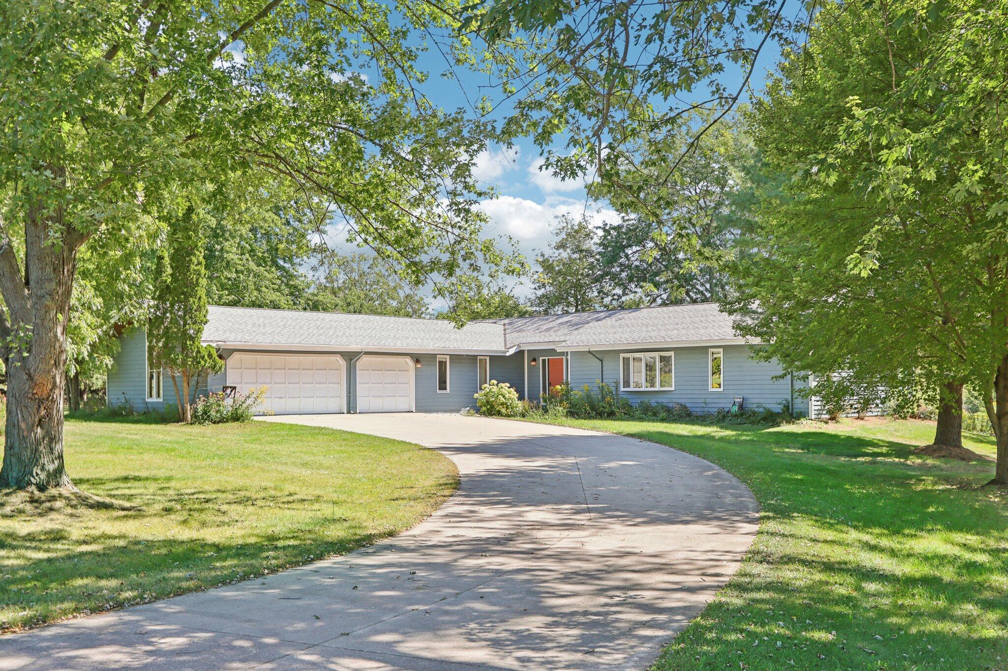 Wisconsin Lake Home for sale (MLS#: 1890625) at W247S10870  Center Dr, in Vernon, Wisconsin. (4 of 62)