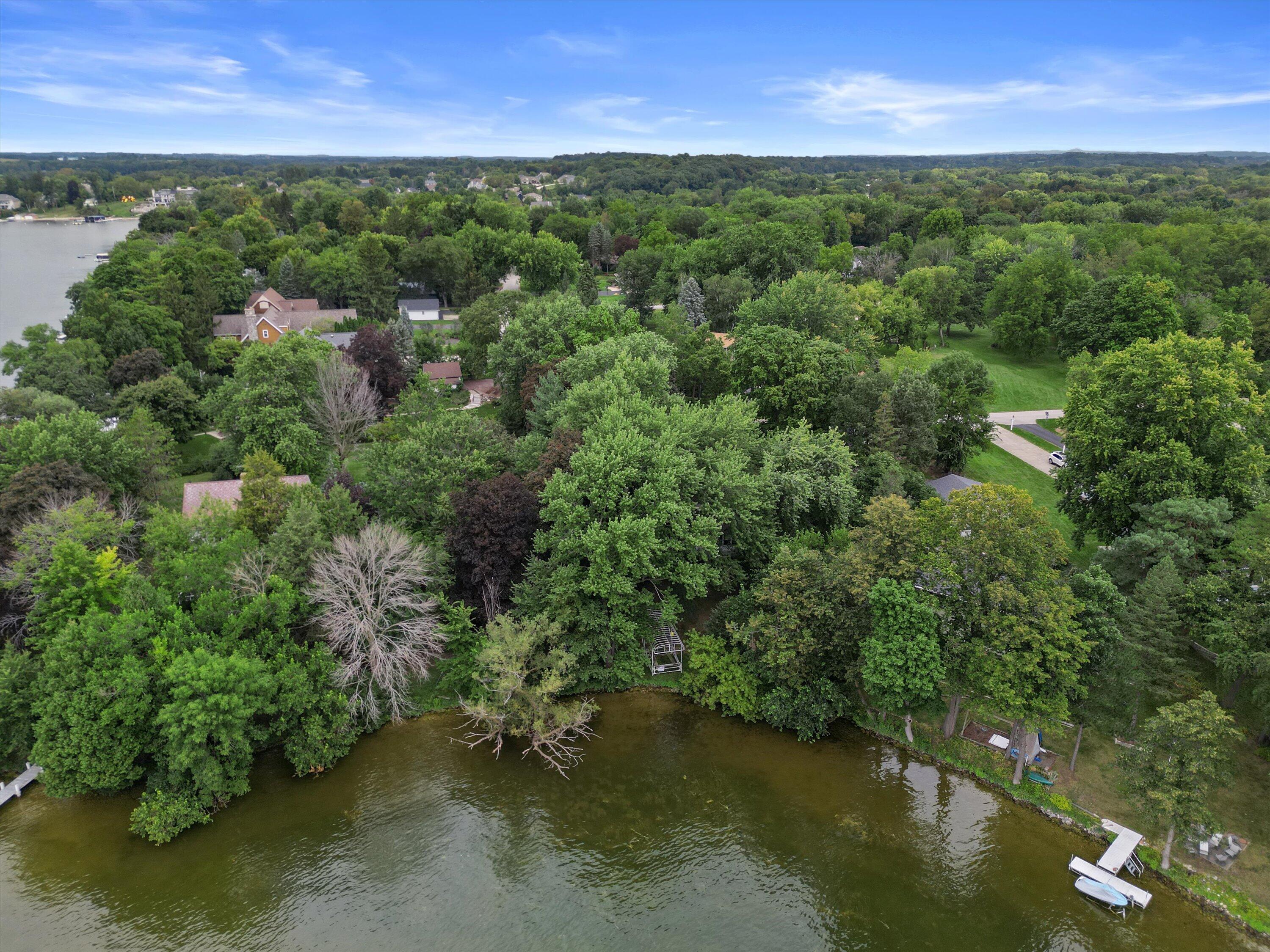 Wisconsin Lake Home for sale (MLS#: 1890647) at W343N6209 S Bayview Rd, in Oconomowoc, Wisconsin. (40 of 53)