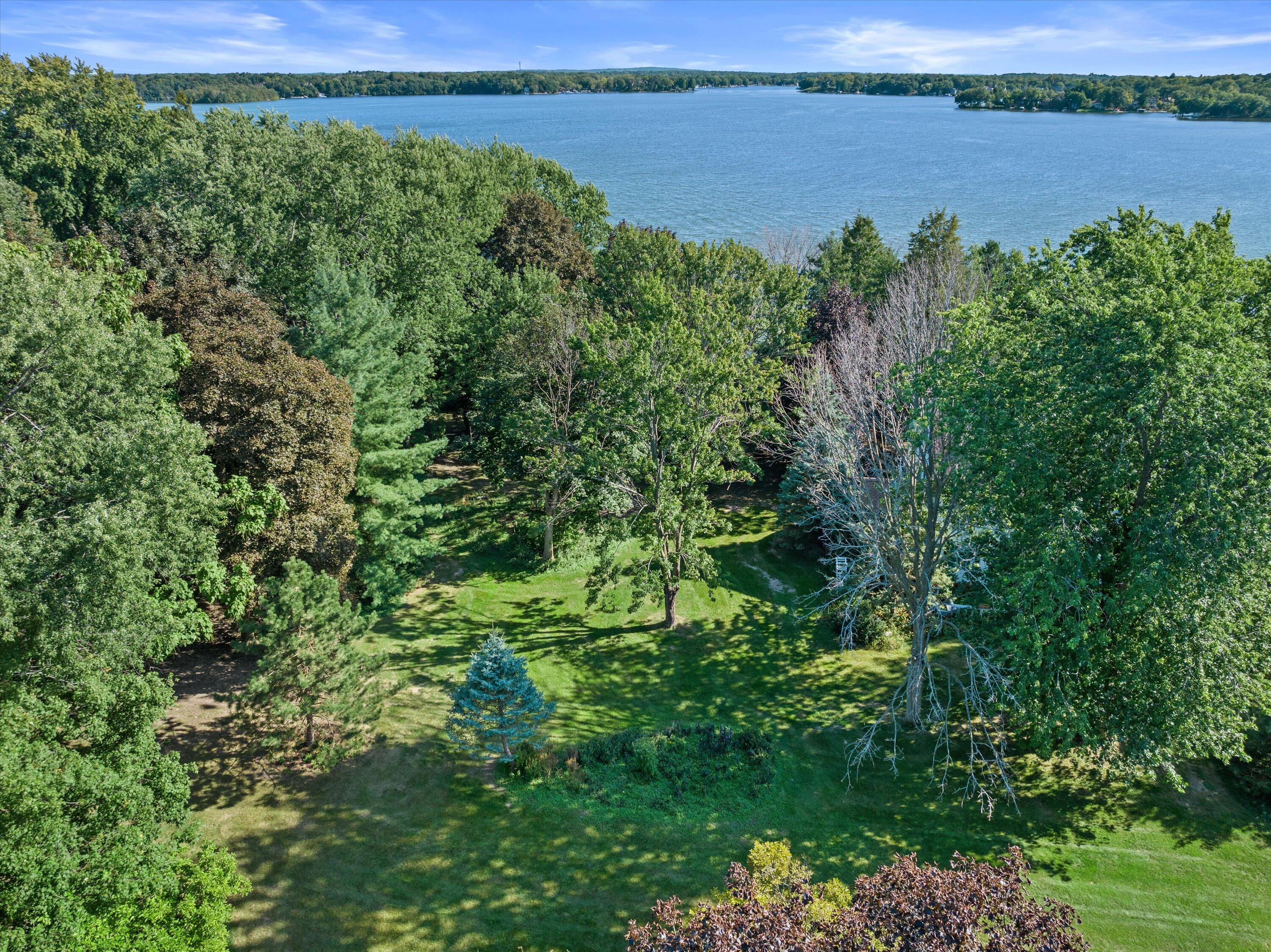 Wisconsin Lake Home for sale (MLS#: 1890647) at W343N6209 S Bayview Rd, in Oconomowoc, Wisconsin. (51 of 53)