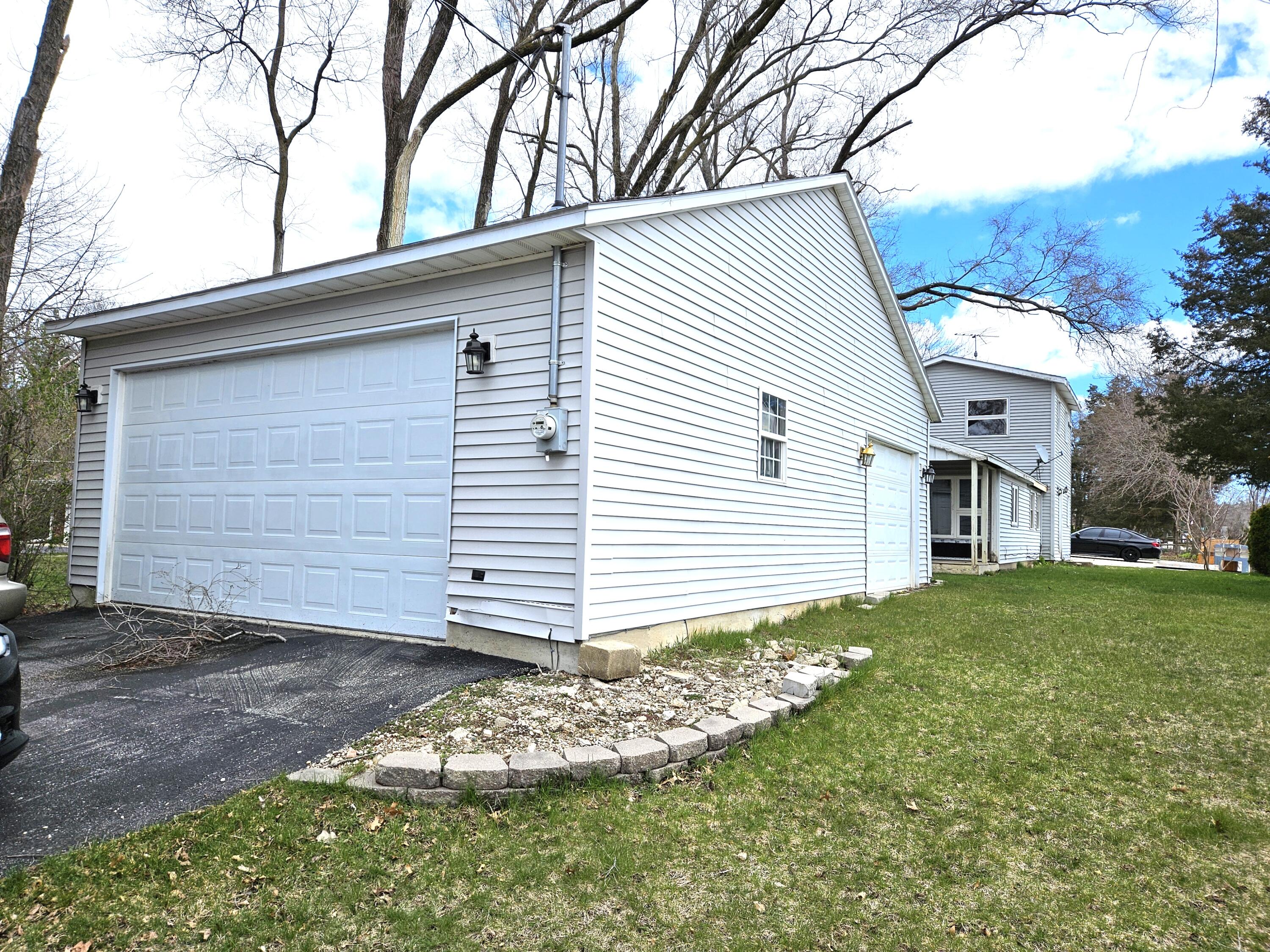 Wisconsin Lake Home for sale (MLS#: 1890694) at 29924  Meadow Dr, in Burlington, Wisconsin. (5 of 23)