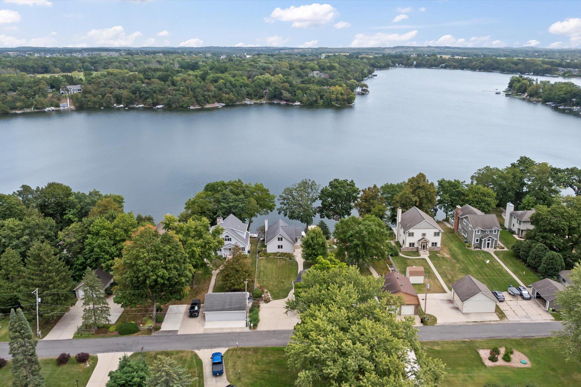 Wisconsin Lake Home for sale (MLS#: 1890825) at W290N8268  Florencetta Hts, in Merton, Wisconsin. (42 of 44)