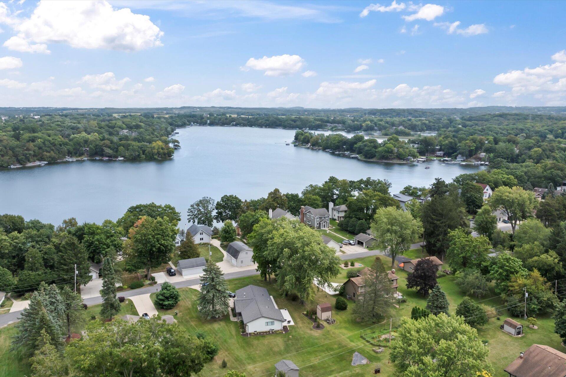 Wisconsin Lake Home for sale (MLS#: 1890825) at W290N8268  Florencetta Hts, in Merton, Wisconsin. (43 of 44)