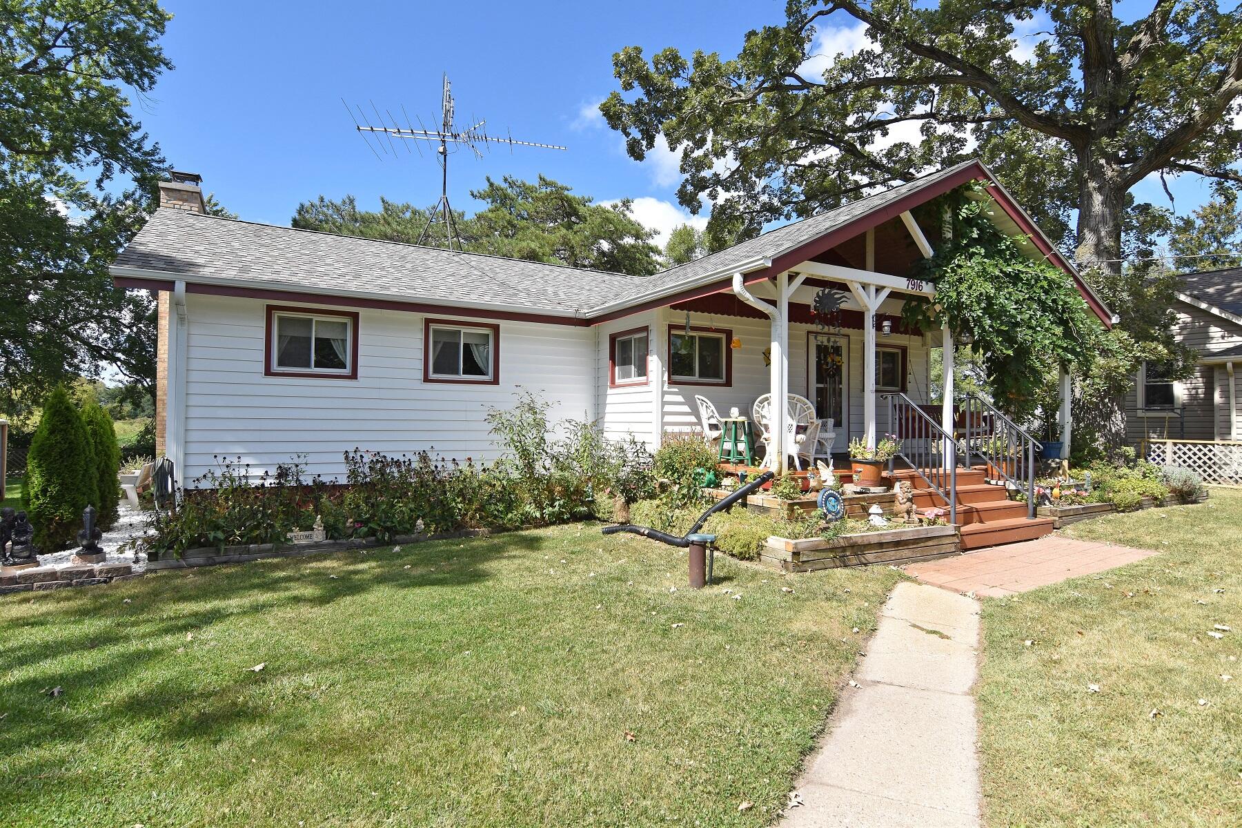 Wisconsin Lake Home for sale (MLS#: 1891203) at 7916  Shorewood Dr, in Salem Lakes, Wisconsin. (1 of 33)