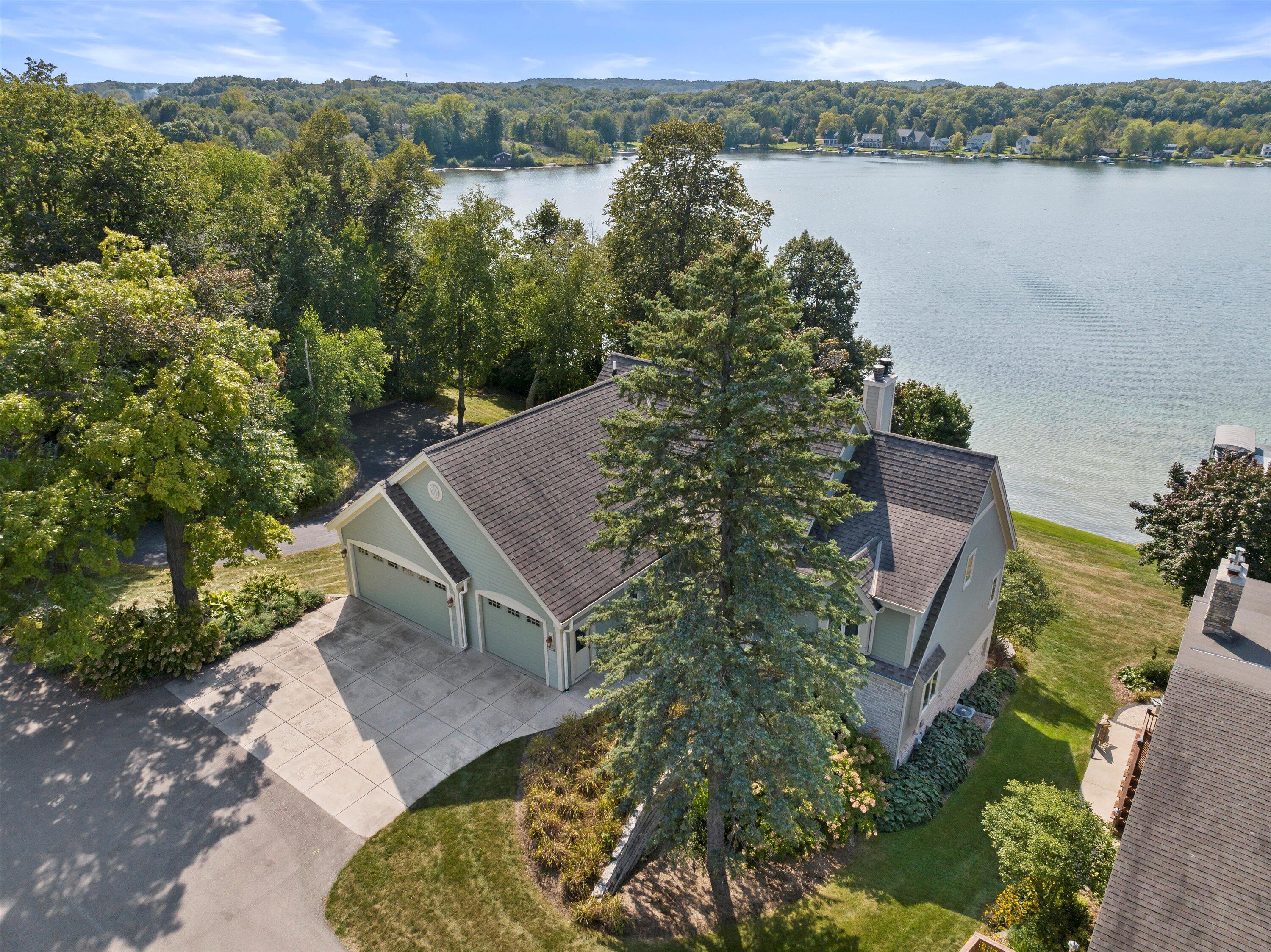 Wisconsin Lake Home for sale (MLS#: 1891433) at 5337  Quaas Dr, in West Bend, Wisconsin. (10 of 84)