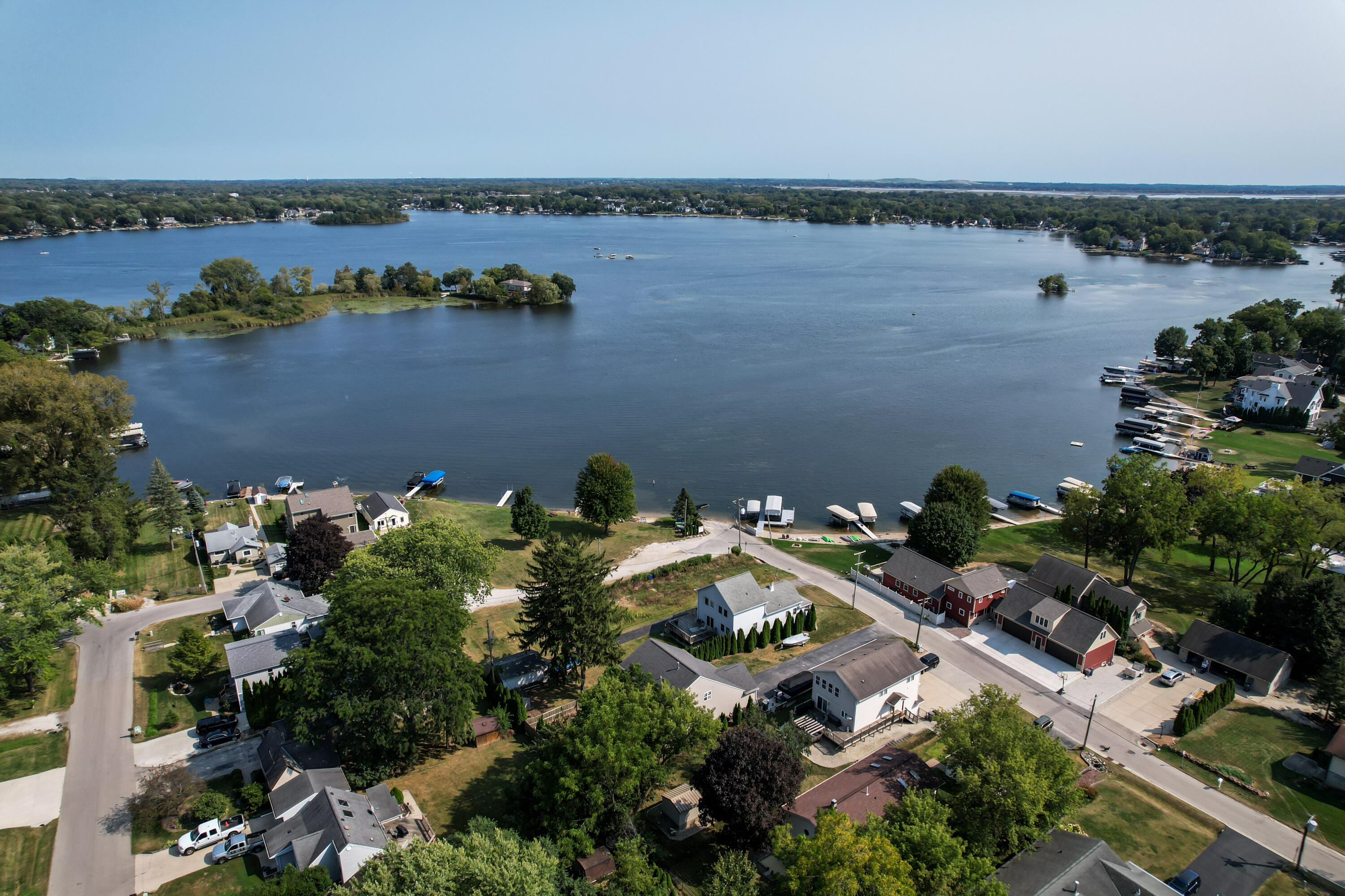 Wisconsin Lake Home for sale (MLS#: 1891447) at S71W19108  Hillview Dr, in Muskego, Wisconsin. (2 of 36)