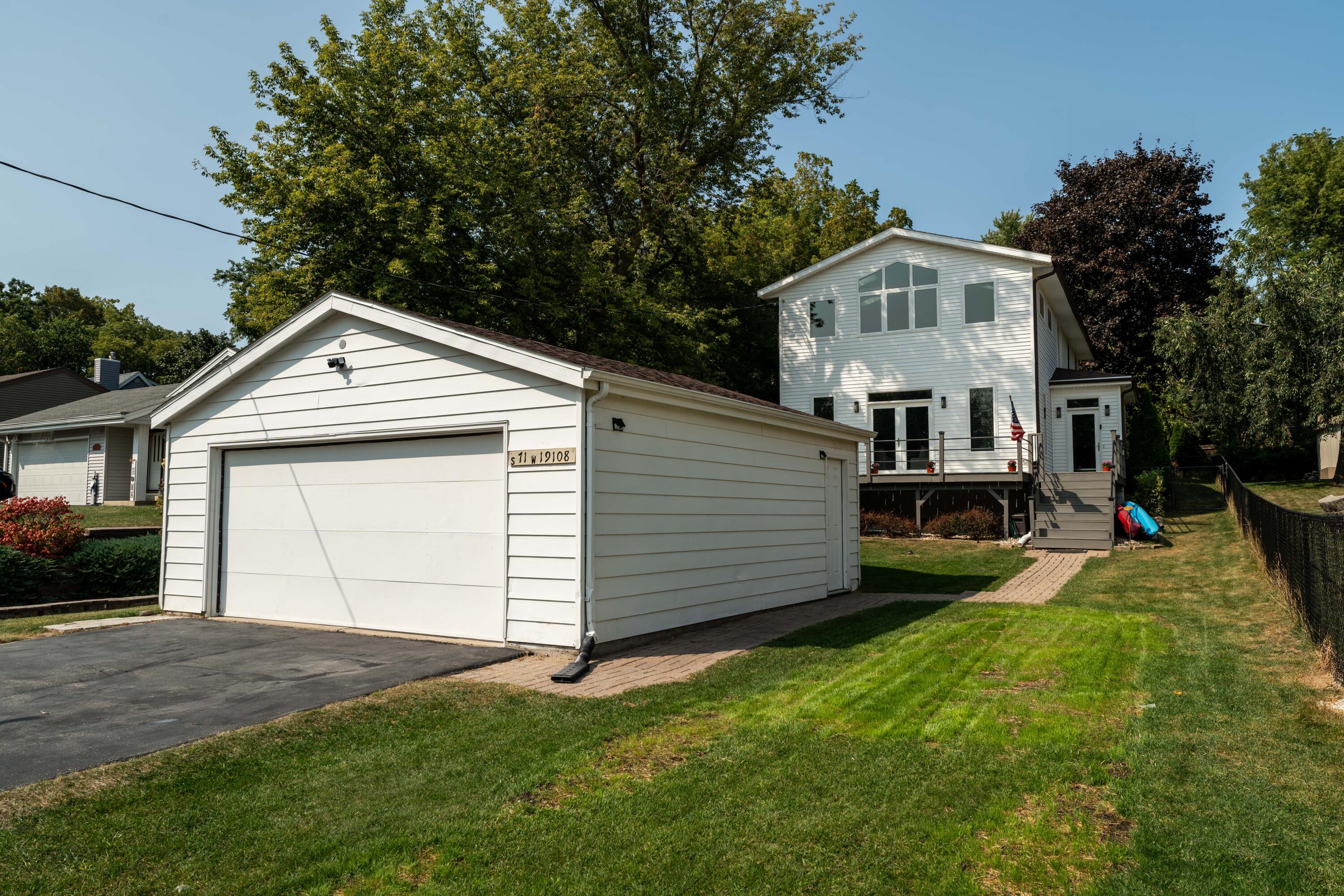 Wisconsin Lake Home for sale (MLS#: 1891447) at S71W19108  Hillview Dr, in Muskego, Wisconsin. (4 of 36)