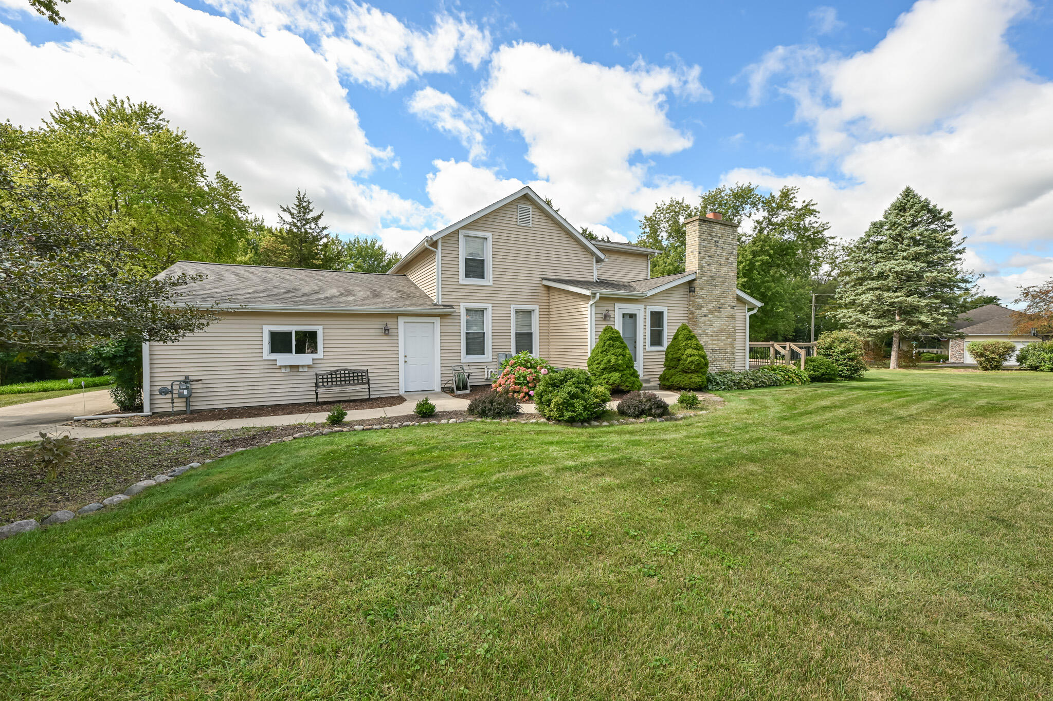 Wisconsin Lake Home for sale (MLS#: 1891571) at N7559 E Lakeshore Dr, in Whitewater, Wisconsin. (37 of 42)