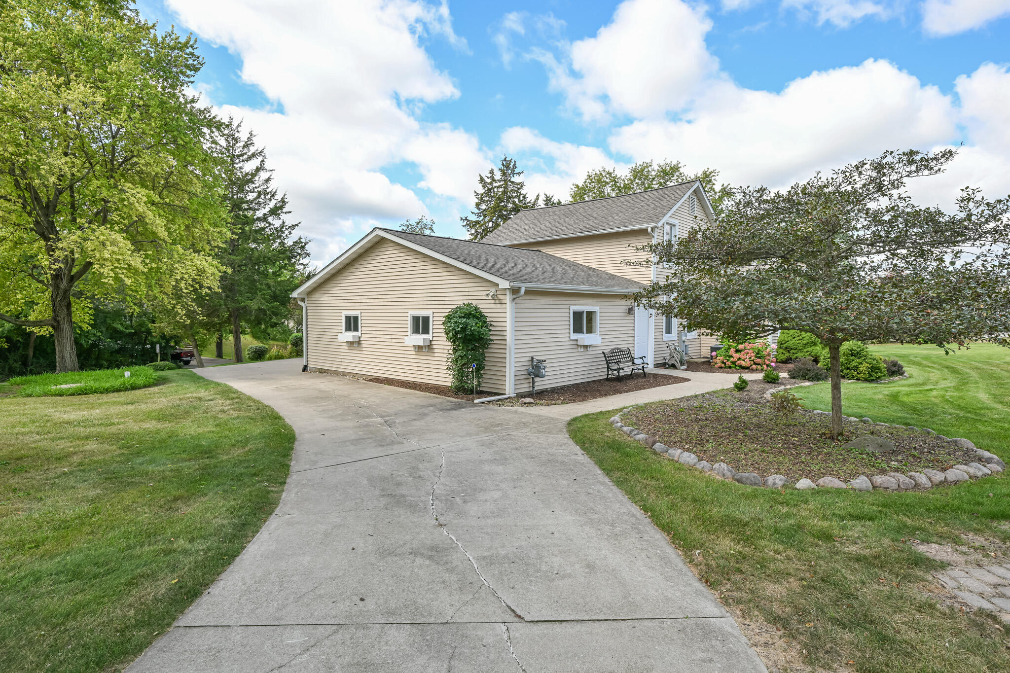 Wisconsin Lake Home for sale (MLS#: 1891571) at N7559 E Lakeshore Dr, in Whitewater, Wisconsin. (39 of 42)