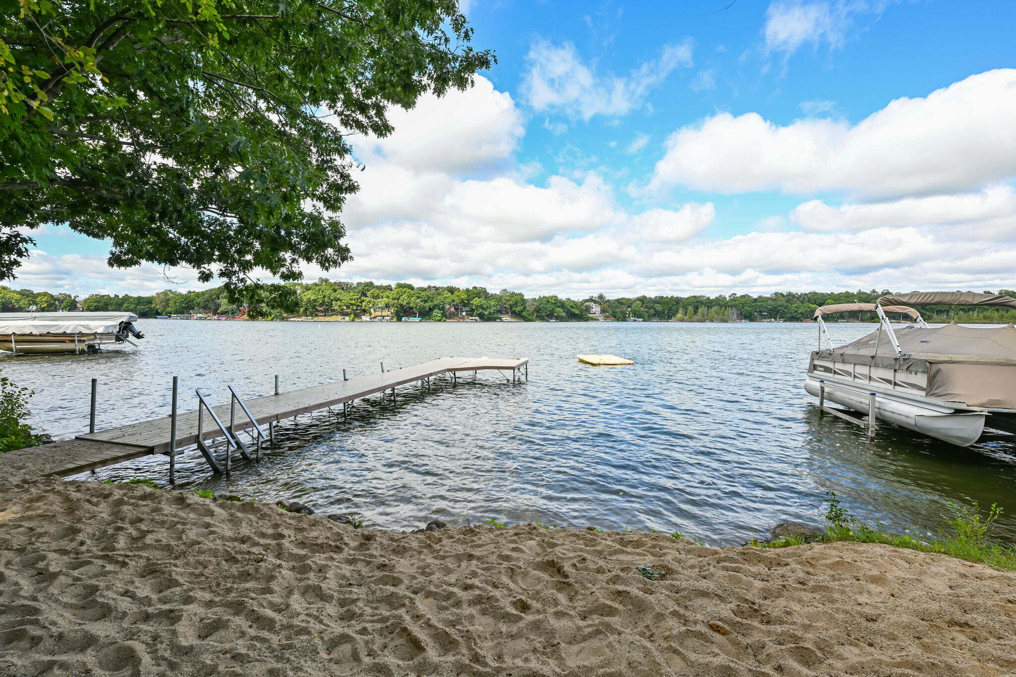 Wisconsin Lake Home for sale (MLS#: 1891571) at N7559 E Lakeshore Dr, in Whitewater, Wisconsin. (9 of 42)