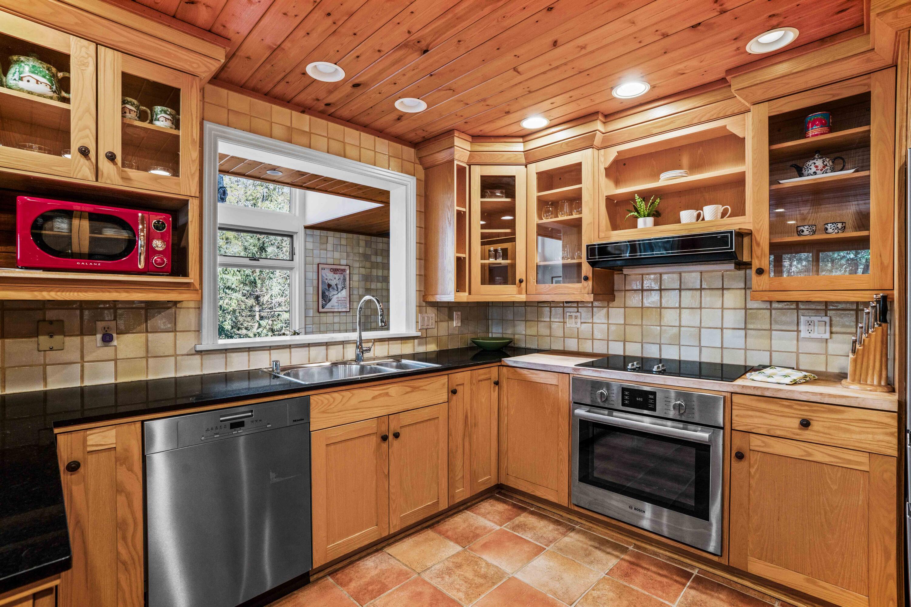 Wisconsin Lake Home for sale (MLS#: 1910185) at 310 N Turtle Bay Rd, in Elkhart Lake, Wisconsin. (9 of 73)
