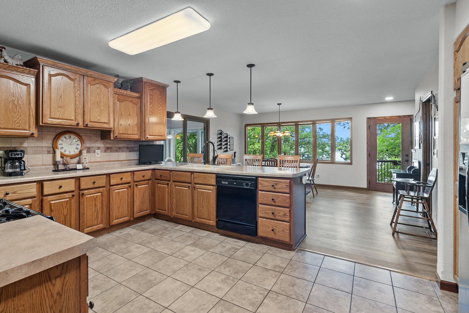 Wisconsin Lake Home for sale (MLS#: 1911500) at W1260  South Shore Dr, in Palmyra, Wisconsin. (6 of 33)