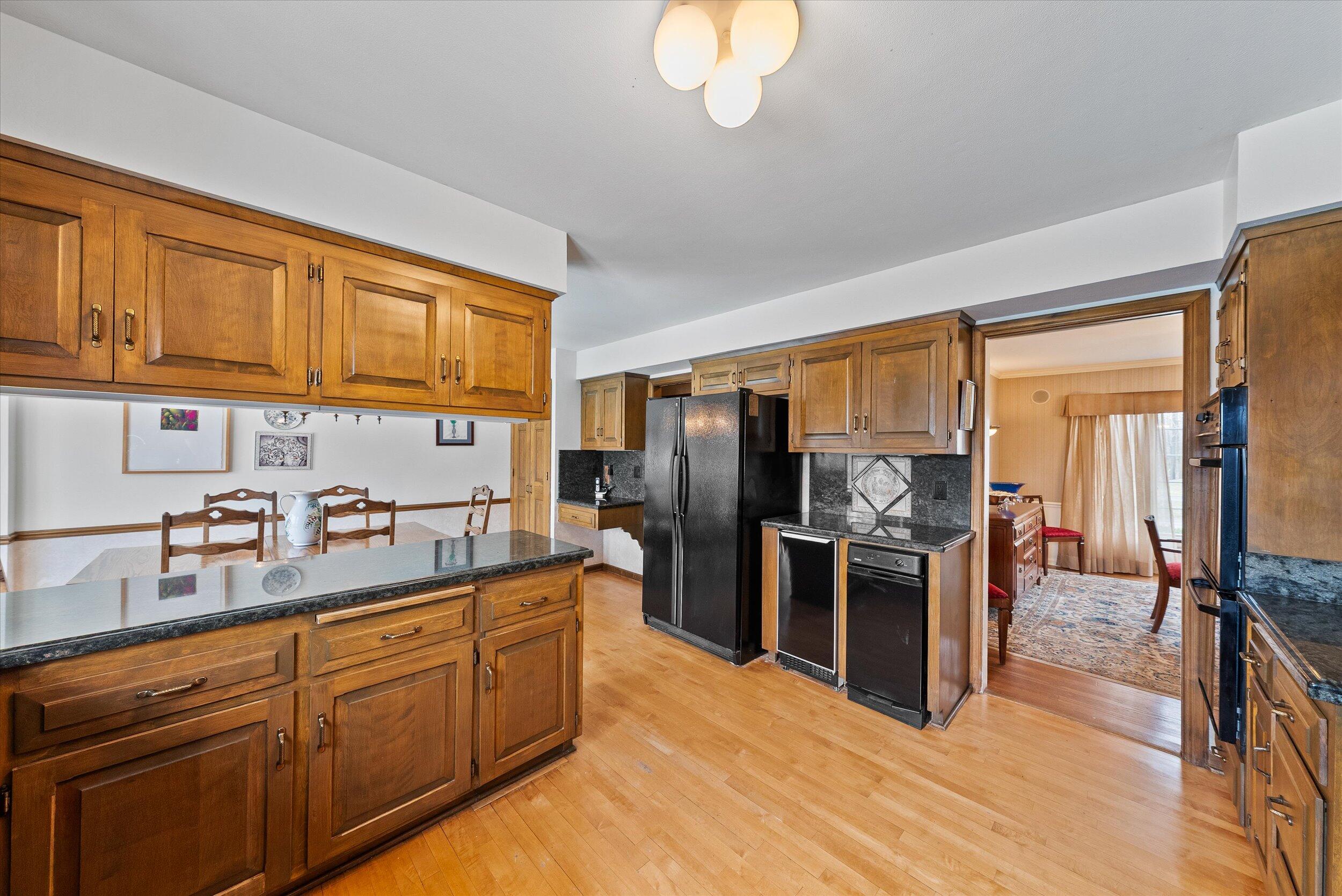 Wisconsin Lake Home for sale (MLS#: 1912670) at 8704 W Bonniwell Rd, in Mequon, Wisconsin. (11 of 70)
