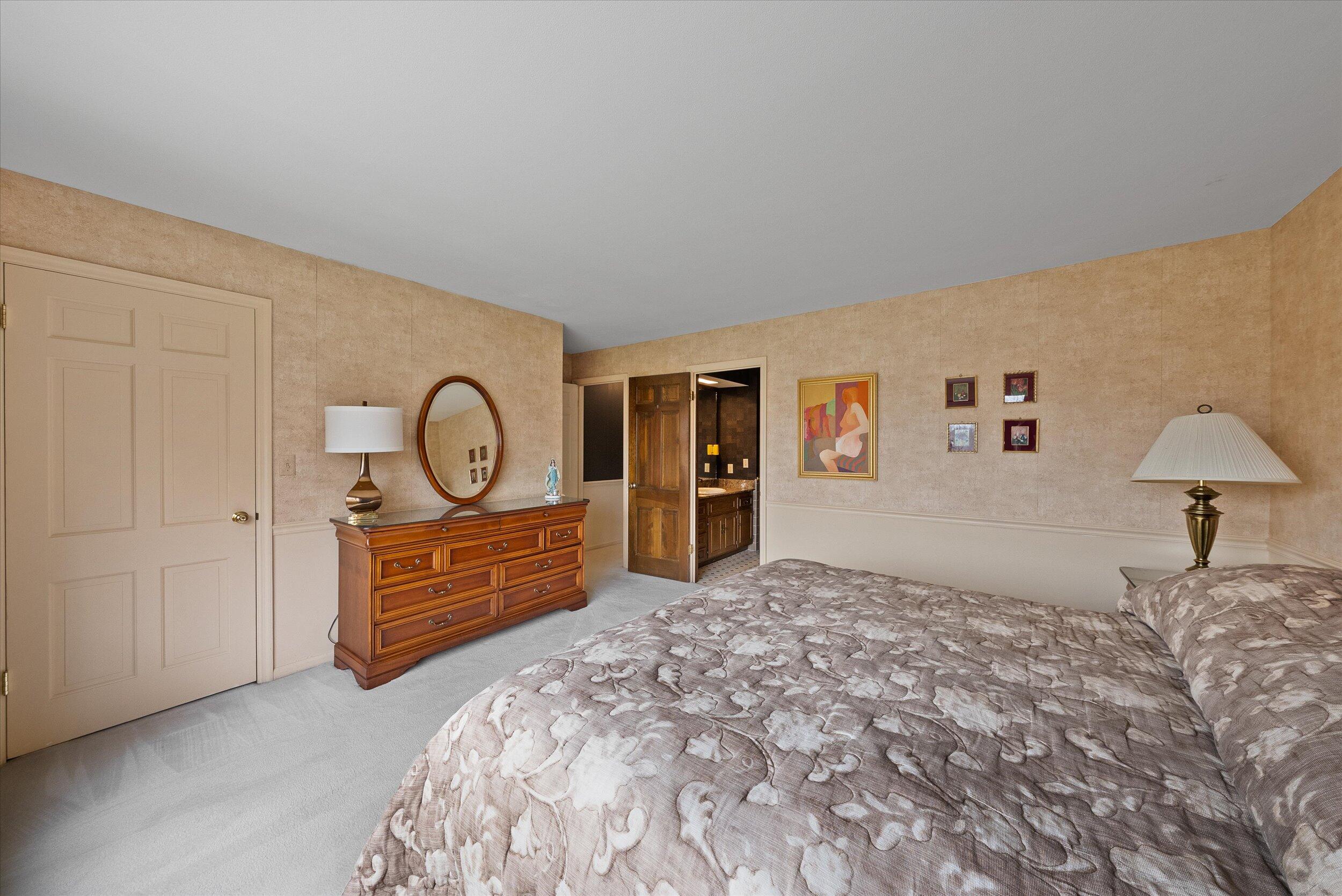 Wisconsin Lake Home for sale (MLS#: 1912670) at 8704 W Bonniwell Rd, in Mequon, Wisconsin. (31 of 70)