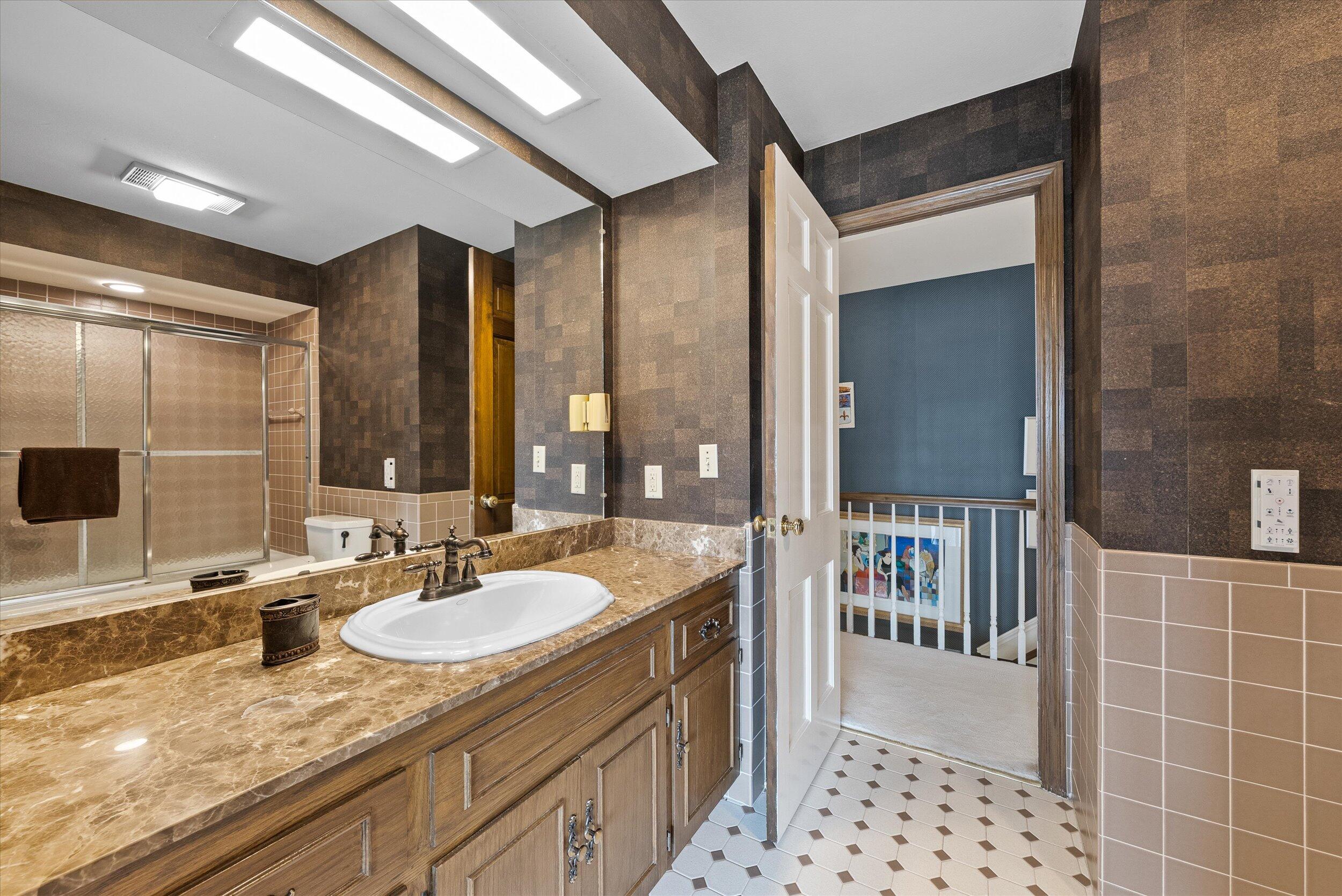 Wisconsin Lake Home for sale (MLS#: 1912670) at 8704 W Bonniwell Rd, in Mequon, Wisconsin. (32 of 70)