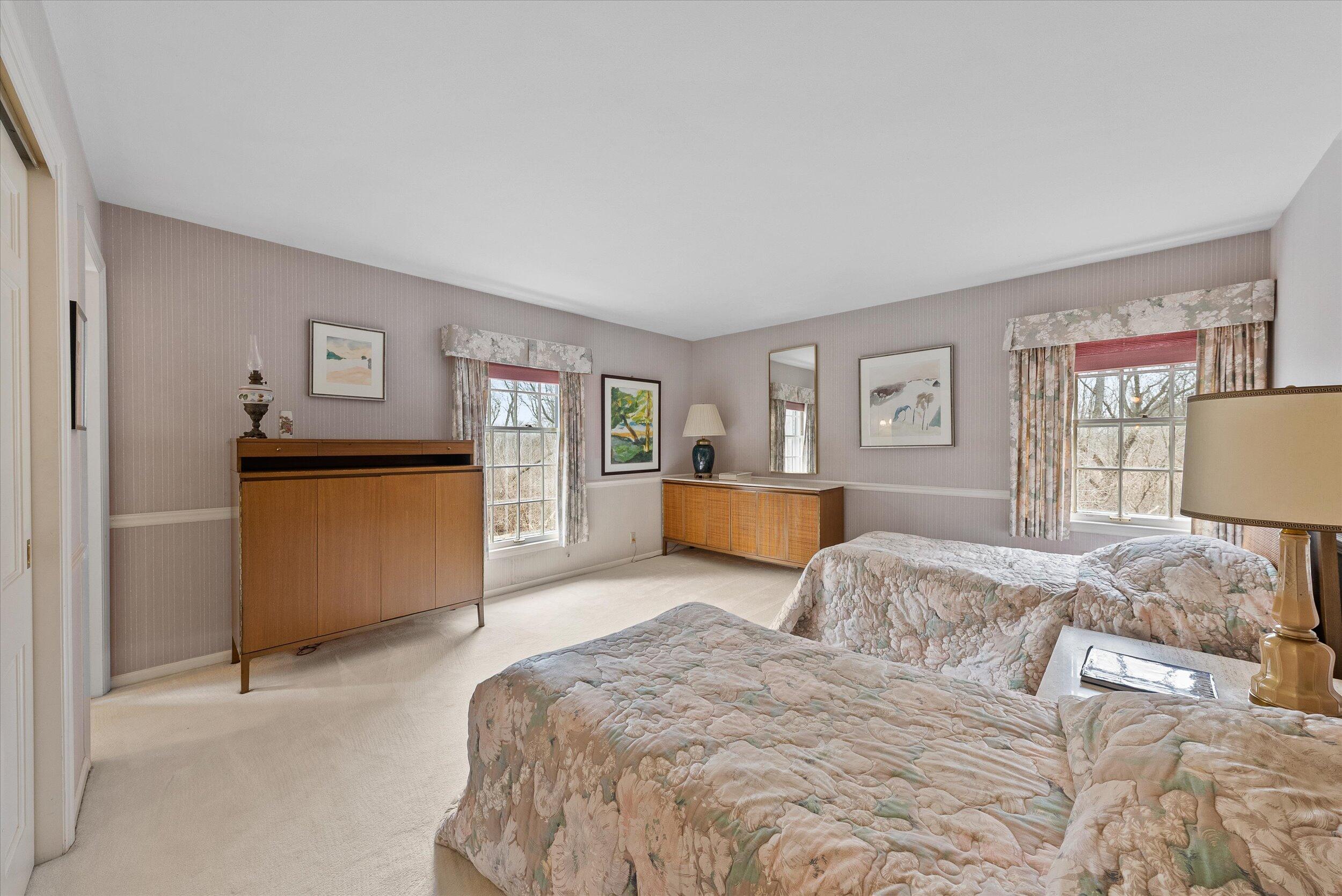 Wisconsin Lake Home for sale (MLS#: 1912670) at 8704 W Bonniwell Rd, in Mequon, Wisconsin. (34 of 70)