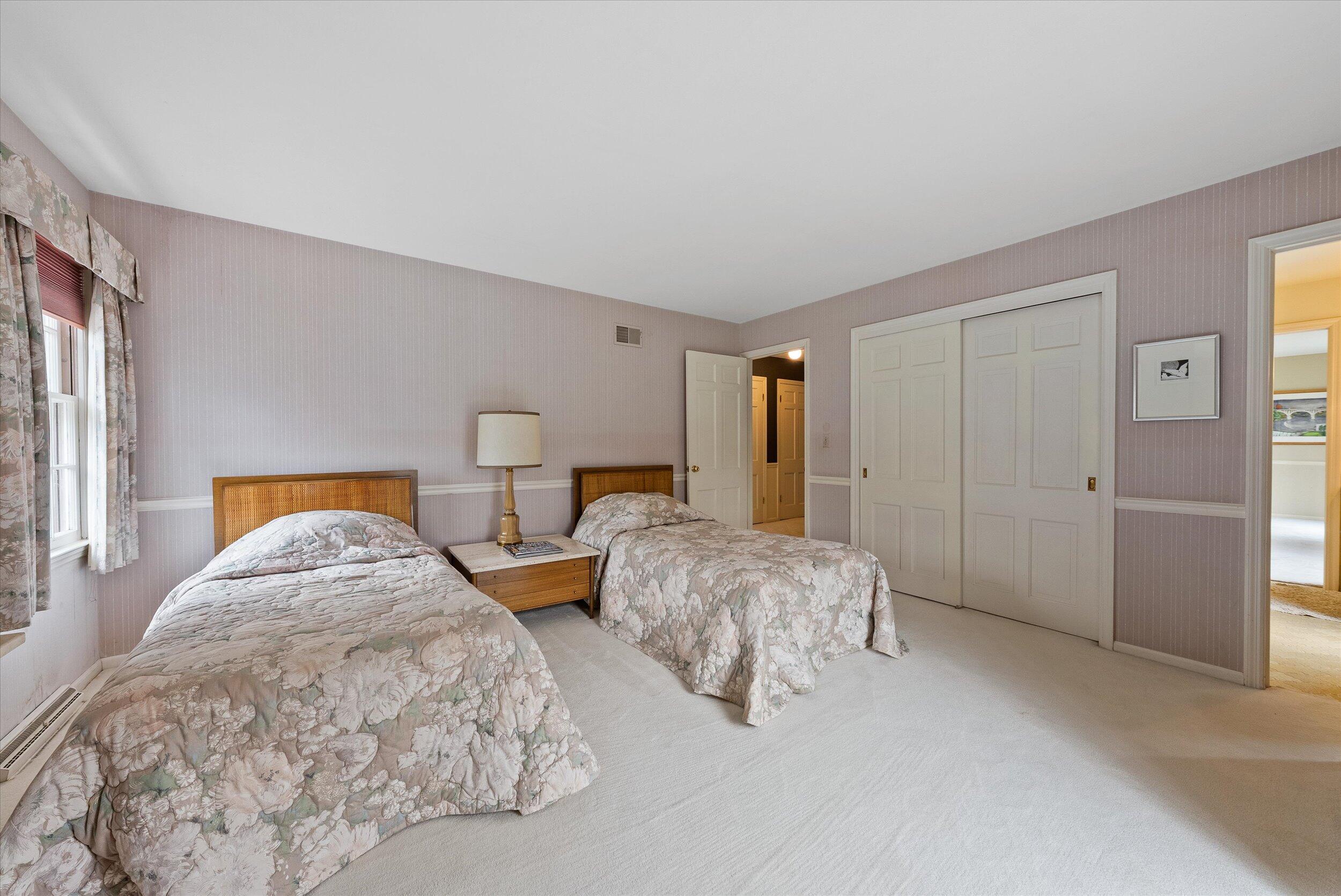 Wisconsin Lake Home for sale (MLS#: 1912670) at 8704 W Bonniwell Rd, in Mequon, Wisconsin. (35 of 70)