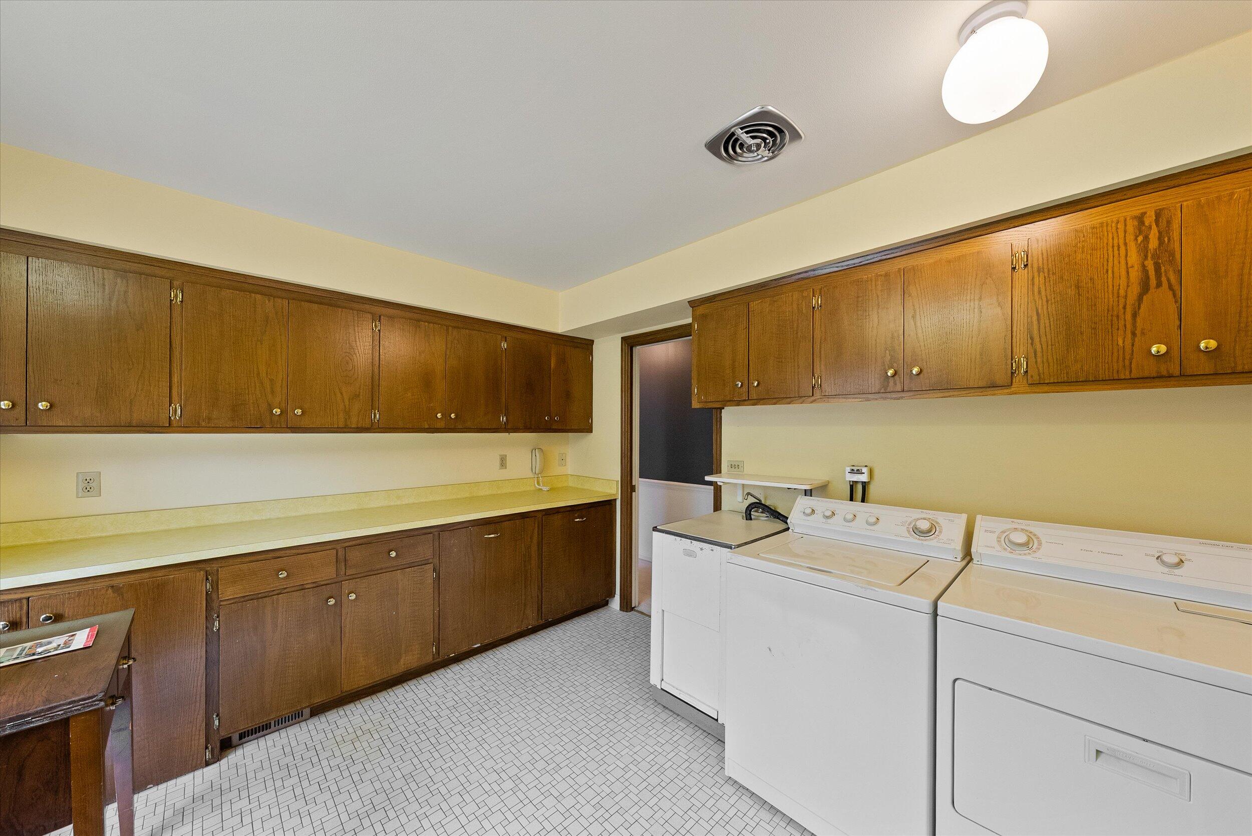 Wisconsin Lake Home for sale (MLS#: 1912670) at 8704 W Bonniwell Rd, in Mequon, Wisconsin. (41 of 70)