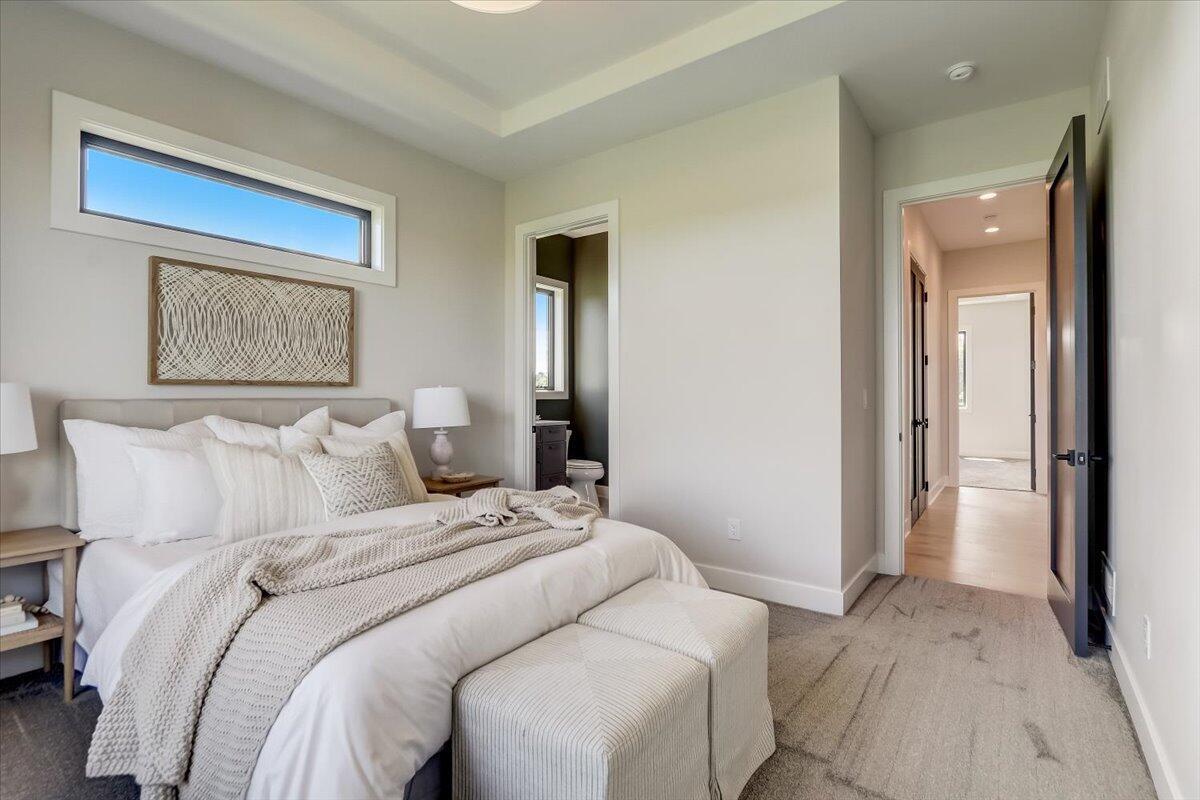 Wisconsin Lake Home for sale (MLS#: 1912814) at 12345 N East Shoreland Dr, in Mequon, Wisconsin. (16 of 31)
