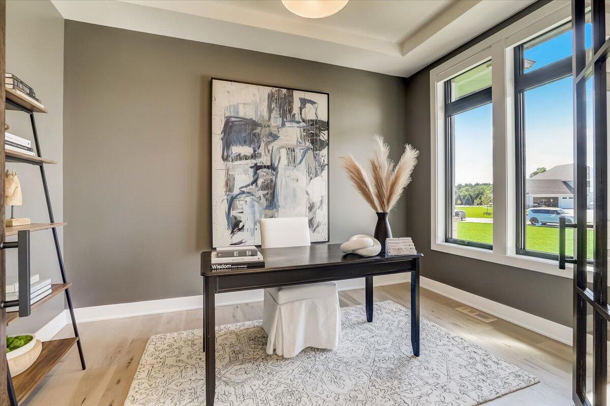 Wisconsin Lake Home for sale (MLS#: 1912814) at 12345 N East Shoreland Dr, in Mequon, Wisconsin. (9 of 31)