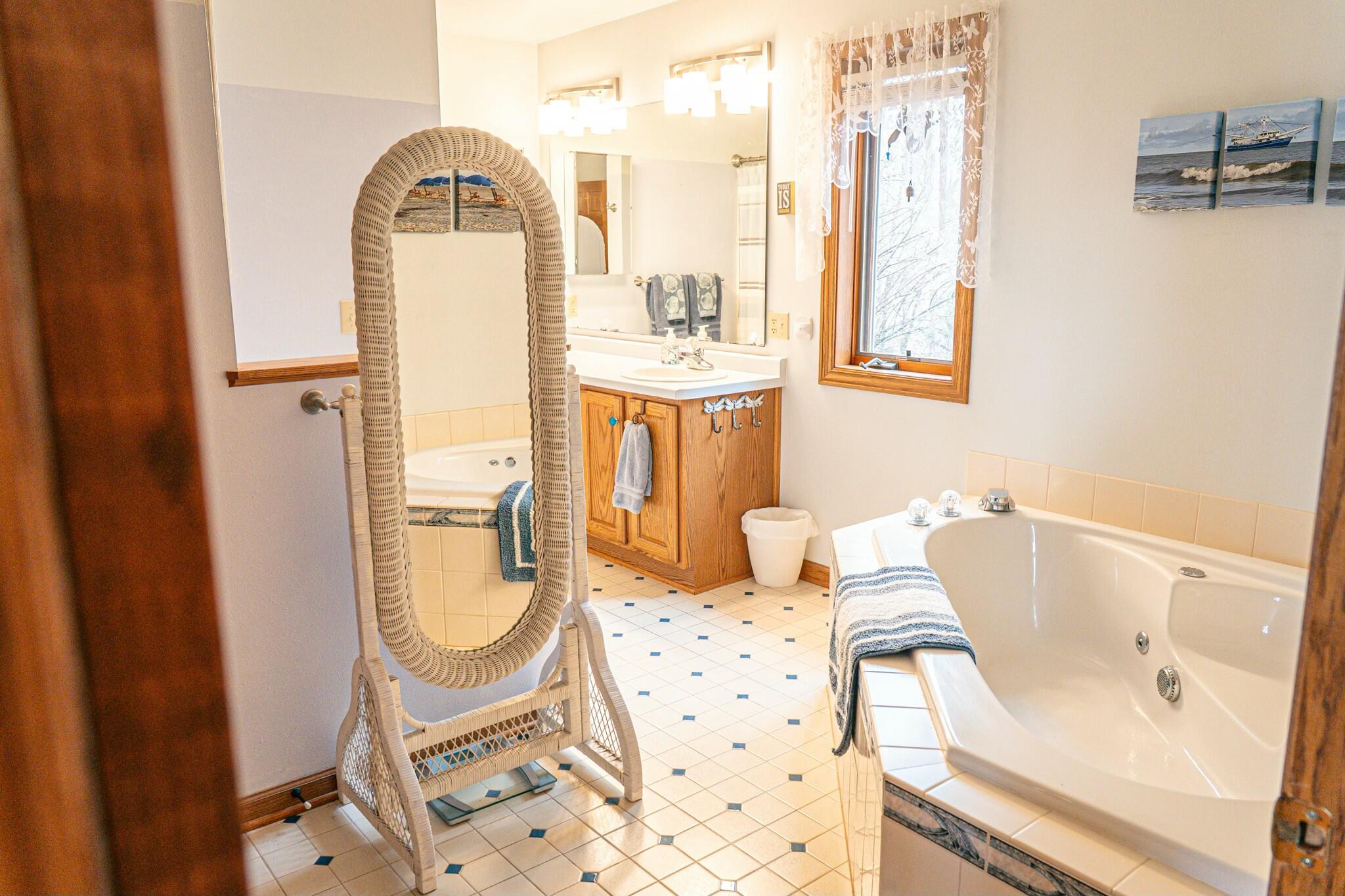 Wisconsin Lake Home for sale (MLS#: 1913346) at 11562  Waite Ln, in Crandon, Wisconsin. (12 of 49)