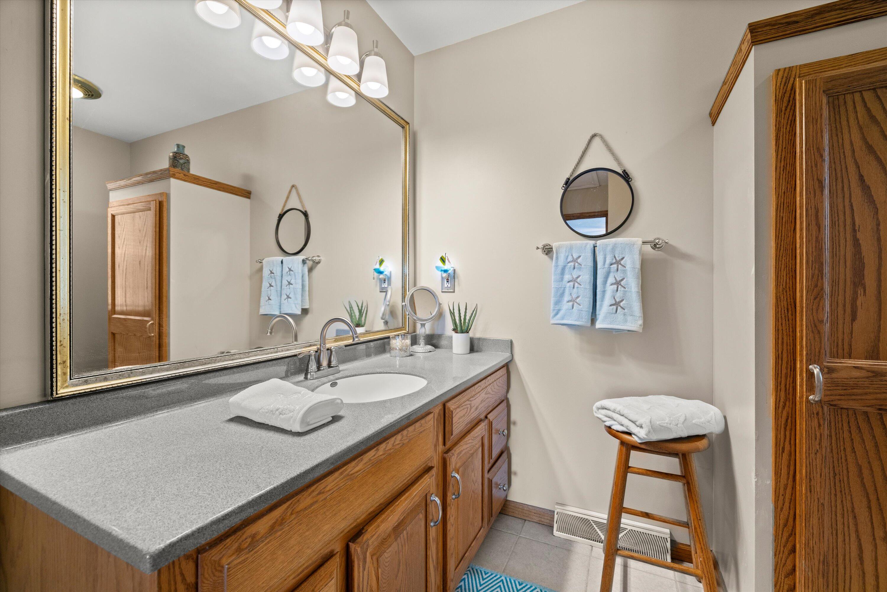 Wisconsin Lake Home for sale (MLS#: 1913685) at 1721 N Waterville Rd, in Summit, Wisconsin. (24 of 49)