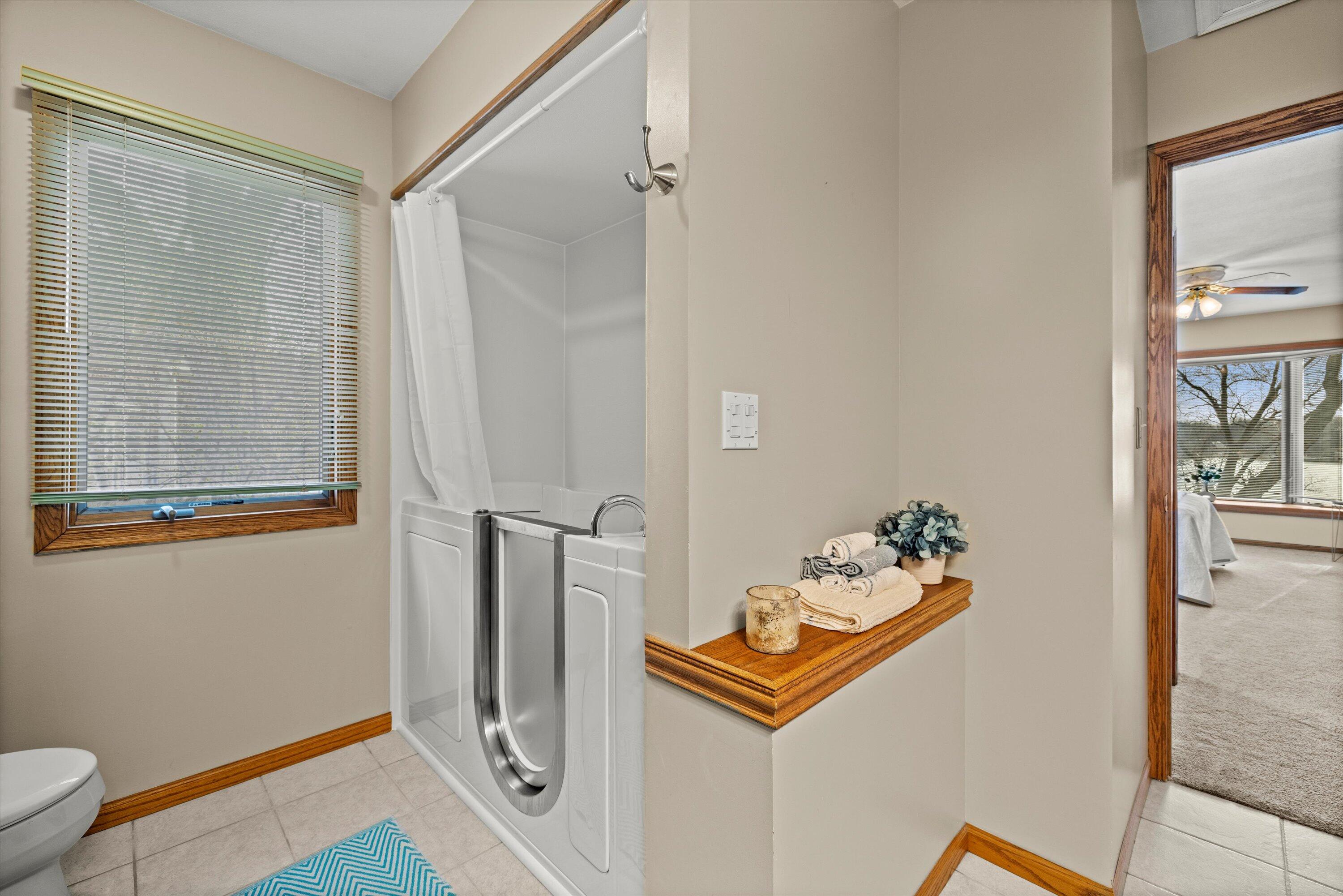 Wisconsin Lake Home for sale (MLS#: 1913685) at 1721 N Waterville Rd, in Summit, Wisconsin. (25 of 49)