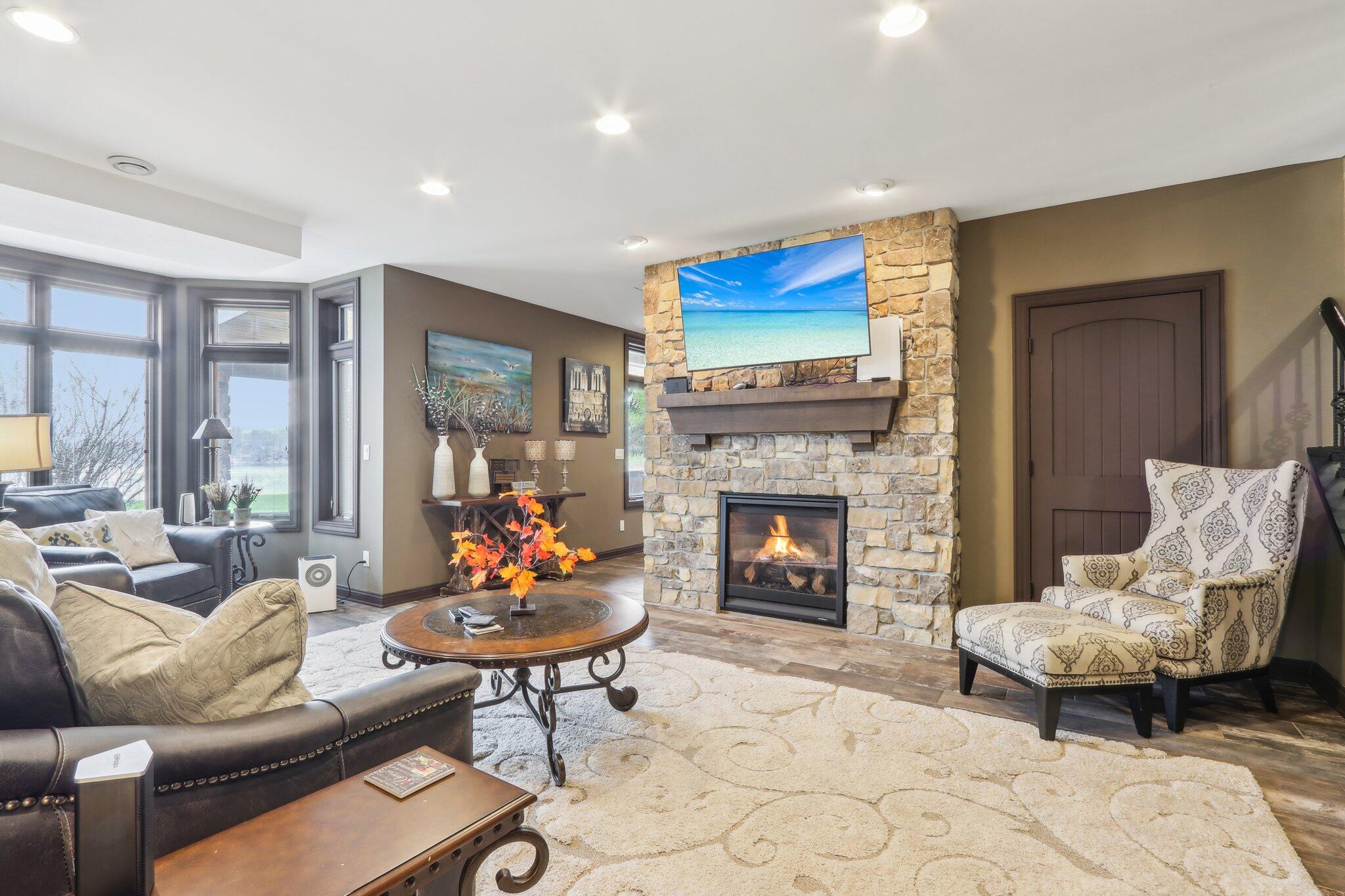 Wisconsin Lake Home for sale (MLS#: 1913896) at 5101  Riverside Rd, in Waterford, Wisconsin. (10 of 53)