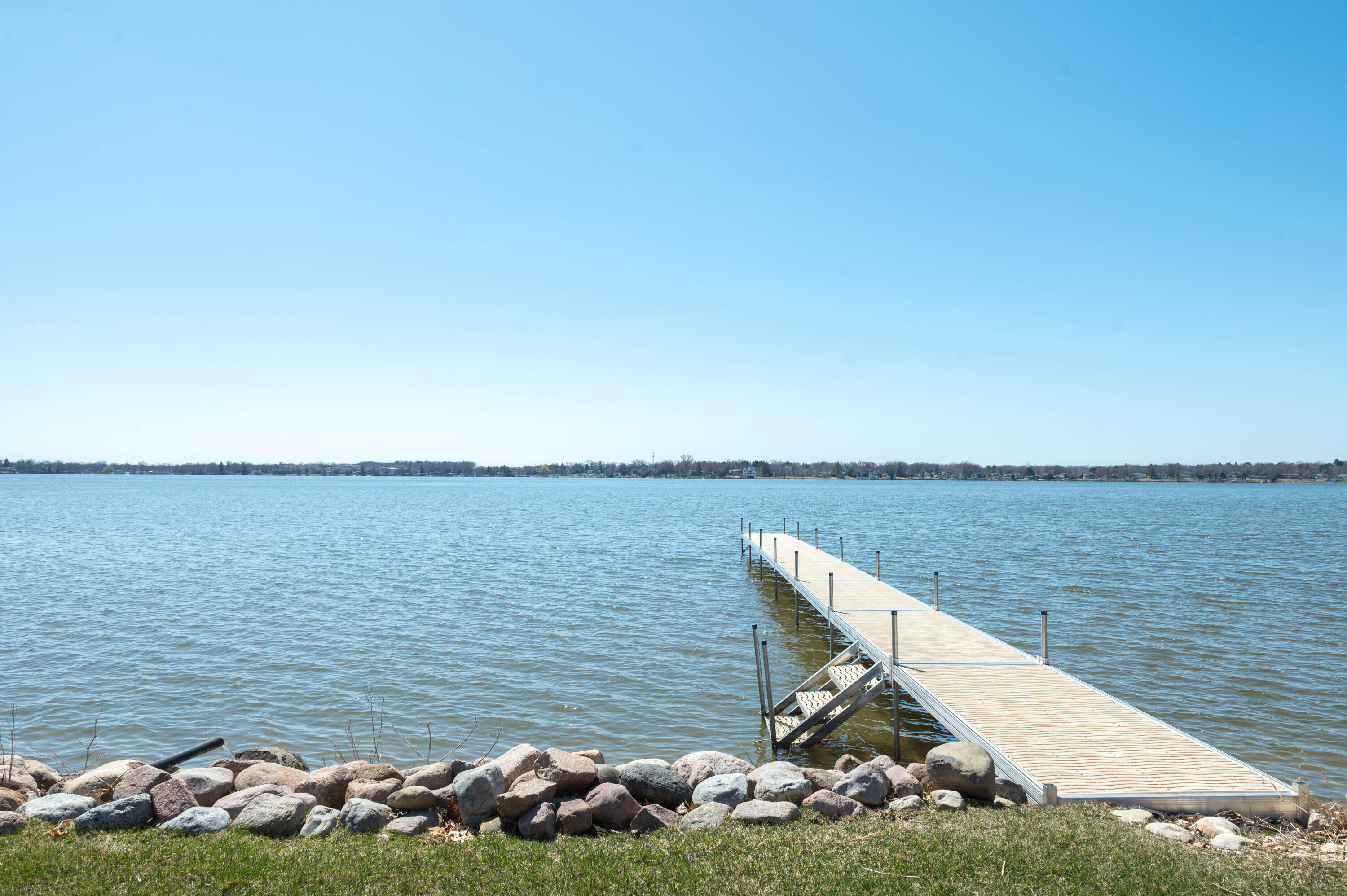 Wisconsin Lake Home for sale (MLS#: 1914017) at 314  Lac La Belle Dr, in Lac La Belle, Wisconsin. (2 of 49)