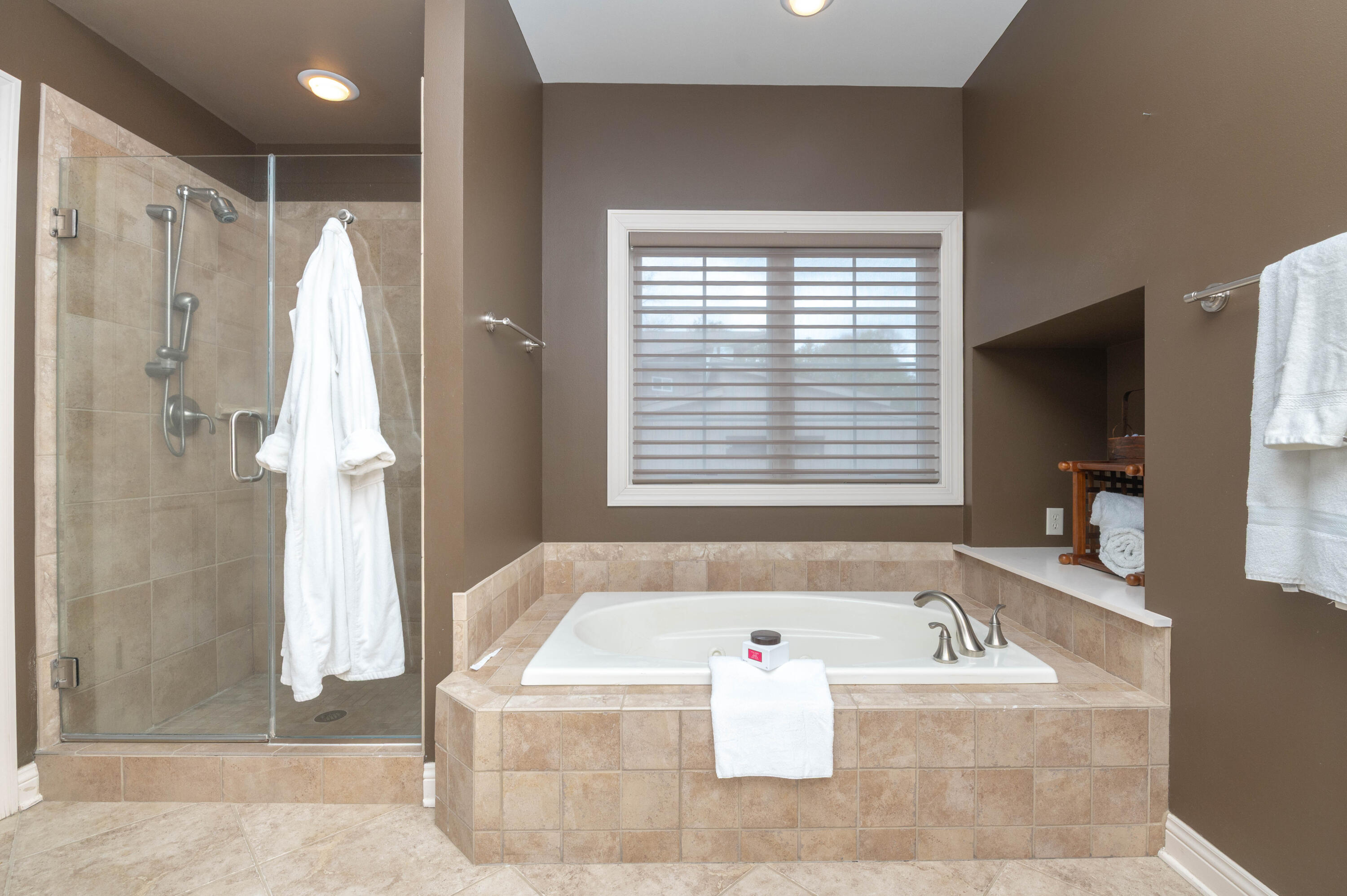 Wisconsin Lake Home for sale (MLS#: 1914017) at 314  Lac La Belle Dr, in Lac La Belle, Wisconsin. (11 of 49)