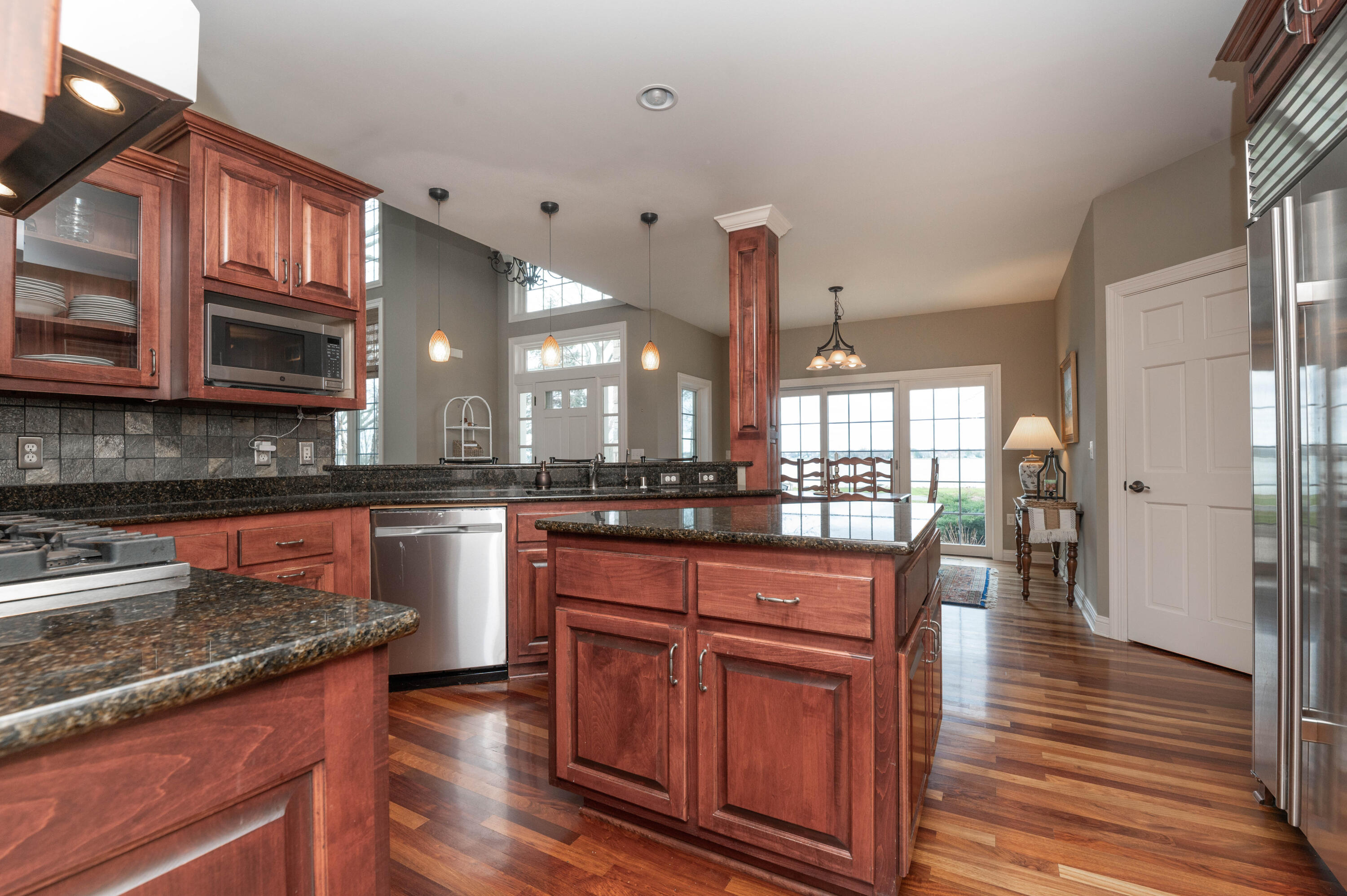Wisconsin Lake Home for sale (MLS#: 1914017) at 314  Lac La Belle Dr, in Lac La Belle, Wisconsin. (15 of 49)