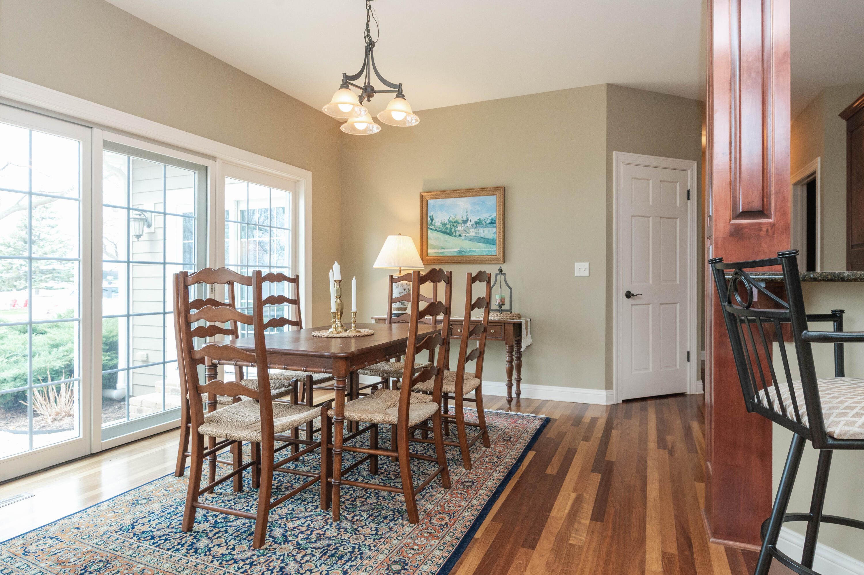 Wisconsin Lake Home for sale (MLS#: 1914017) at 314  Lac La Belle Dr, in Lac La Belle, Wisconsin. (19 of 49)