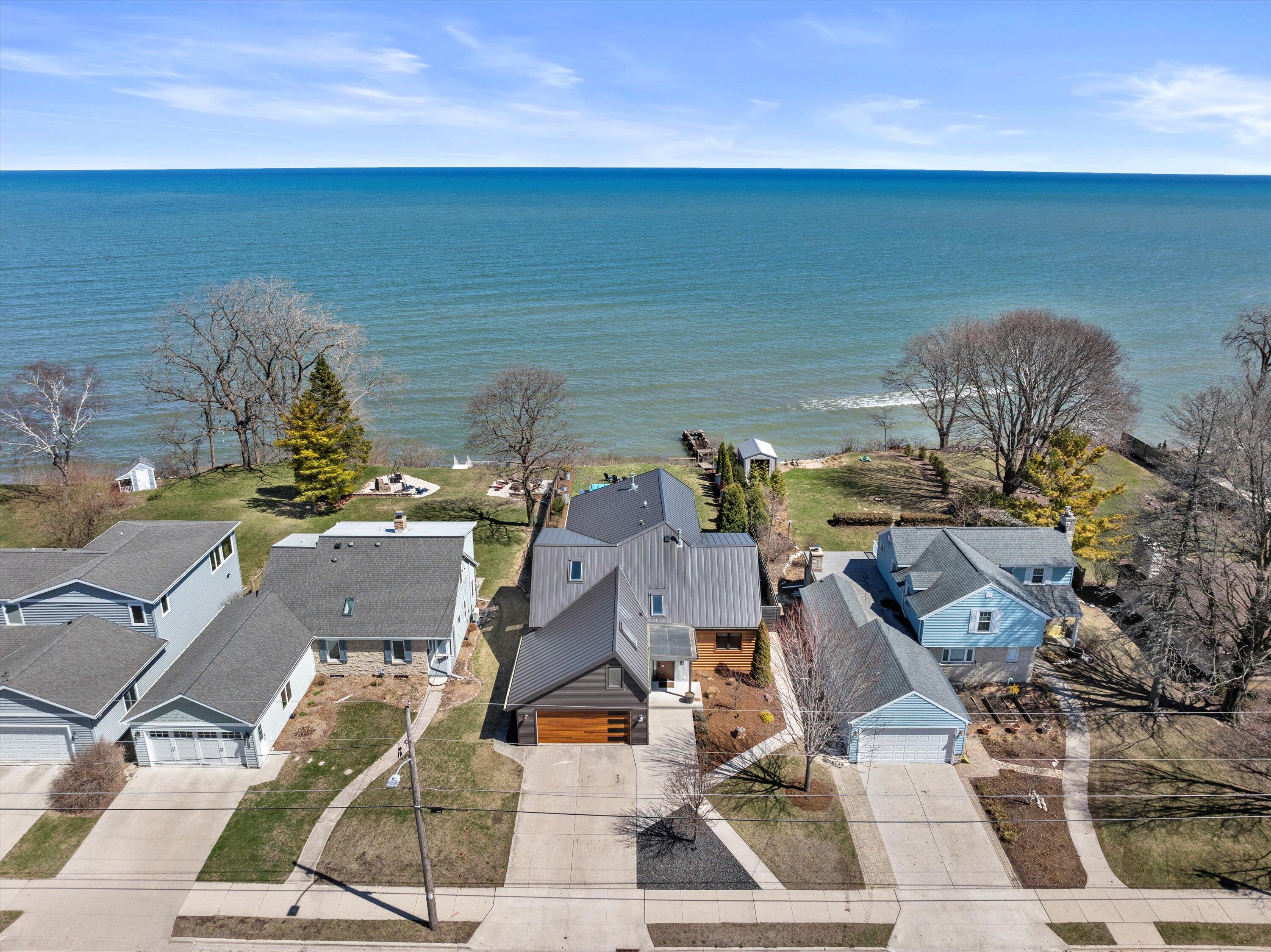 Wisconsin Lake Home for sale (MLS#: 1914314) at 2533  Lakeshore Dr, in Sheboygan, Wisconsin. (3 of 75)