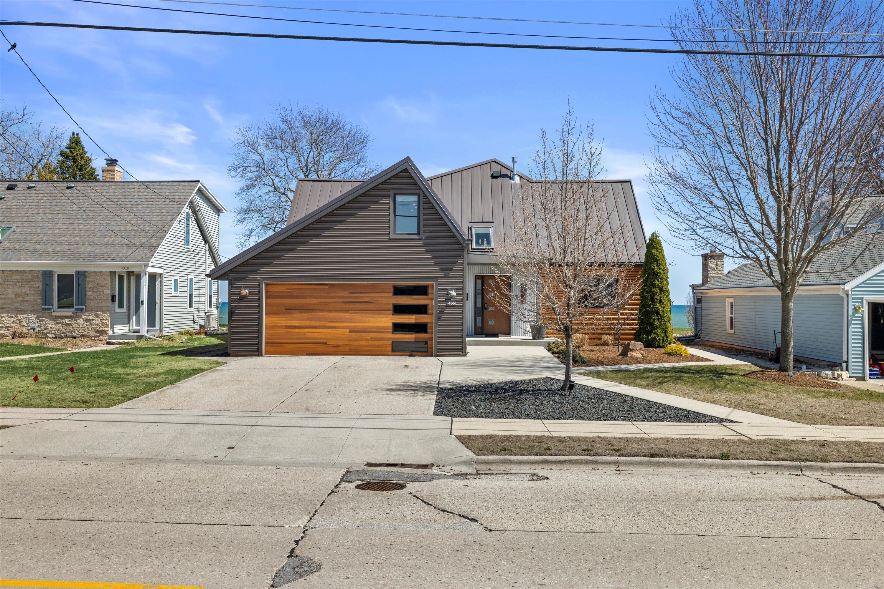 Wisconsin Lake Home for sale (MLS#: 1914314) at 2533  Lakeshore Dr, in Sheboygan, Wisconsin. (59 of 75)