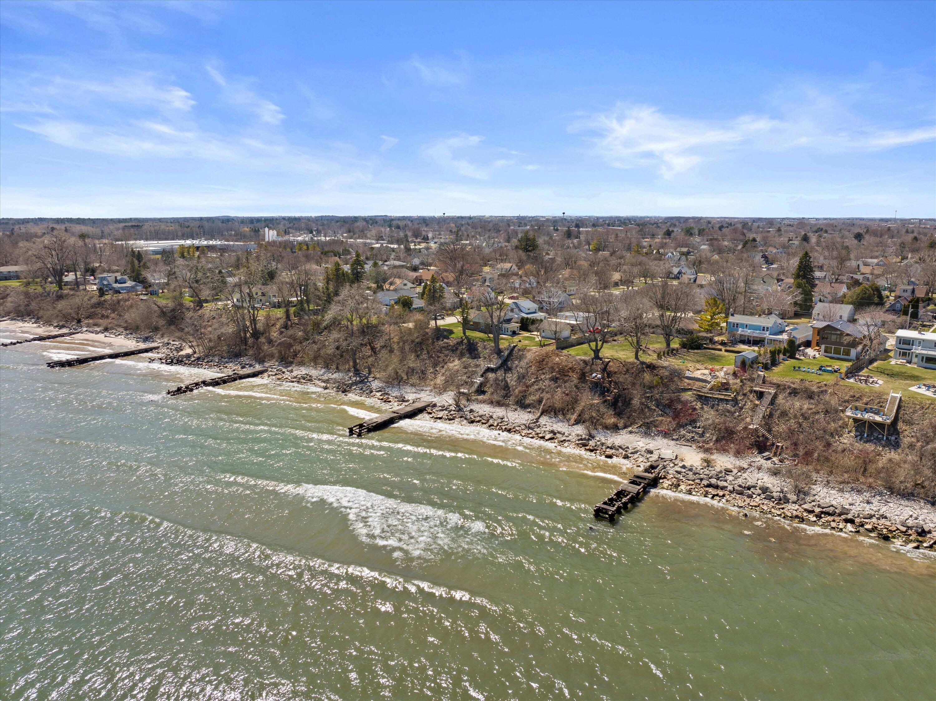 Wisconsin Lake Home for sale (MLS#: 1914314) at 2533  Lakeshore Dr, in Sheboygan, Wisconsin. (74 of 75)