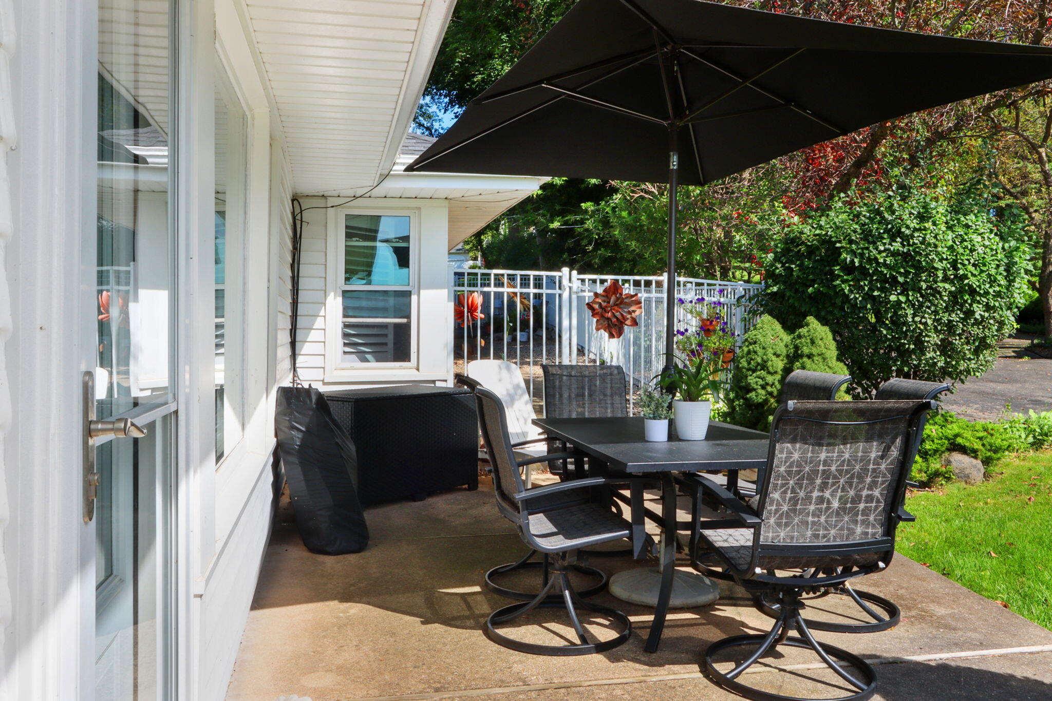 Wisconsin Lake Home for sale (MLS#: 1914732) at 2348  North Shore Dr, in Delavan, Wisconsin. (43 of 49)