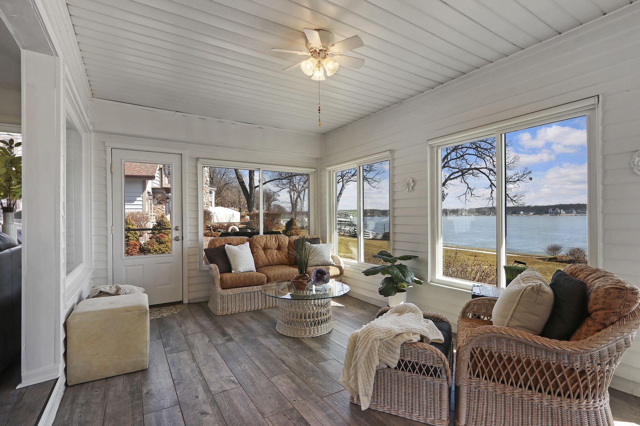 Wisconsin Lake Home for sale (MLS#: 1914732) at 2348  North Shore Dr, in Delavan, Wisconsin. (6 of 49)