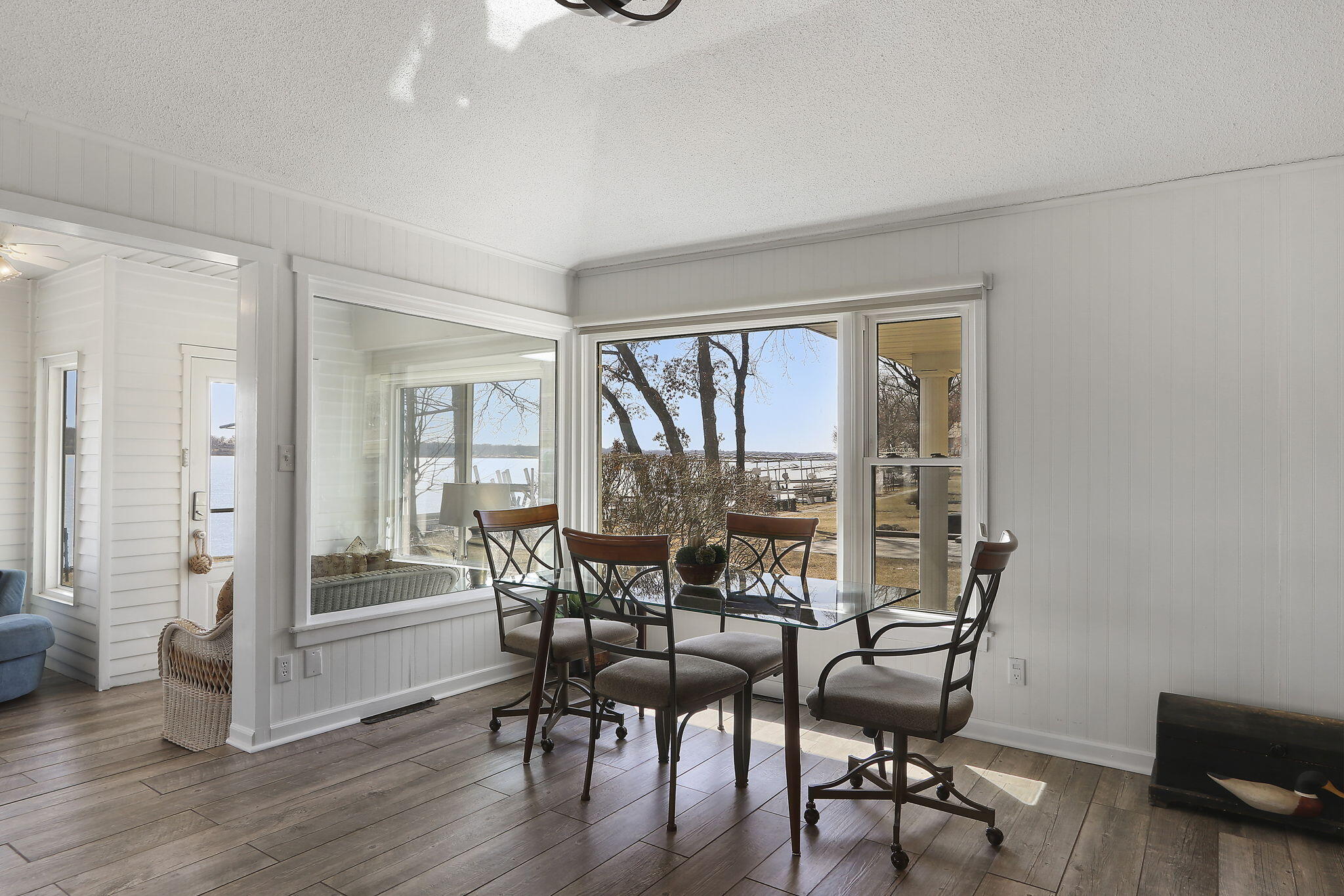 Wisconsin Lake Home for sale (MLS#: 1914732) at 2348  North Shore Dr, in Delavan, Wisconsin. (9 of 49)