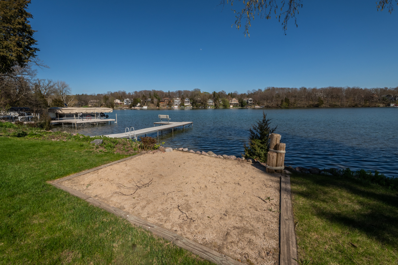 Wisconsin Lake Home for sale (MLS#: 1914770) at 6092 N Lake Dr, in West Bend, Wisconsin. (18 of 59)