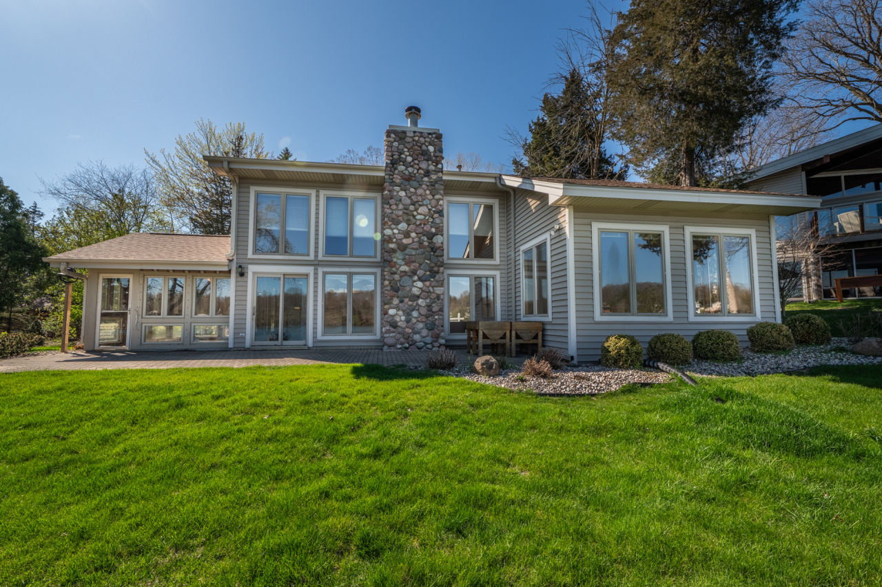 Wisconsin Lake Home for sale (MLS#: 1914770) at 6092 N Lake Dr, in West Bend, Wisconsin. (3 of 59)