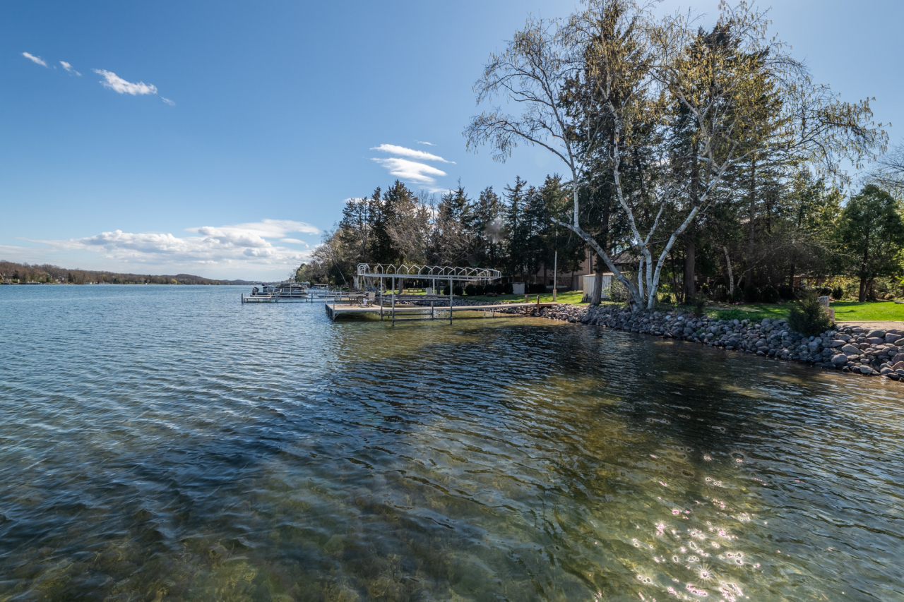 Wisconsin Lake Home for sale (MLS#: 1914770) at 6092 N Lake Dr, in West Bend, Wisconsin. (22 of 59)