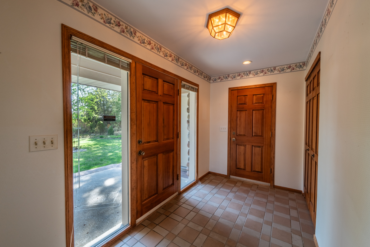 Wisconsin Lake Home for sale (MLS#: 1914770) at 6092 N Lake Dr, in West Bend, Wisconsin. (24 of 59)