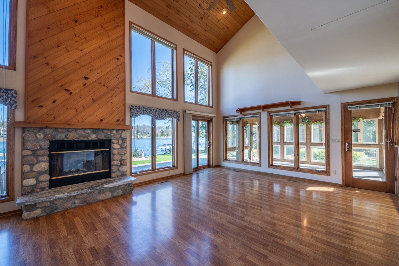 Wisconsin Lake Home for sale (MLS#: 1914770) at 6092 N Lake Dr, in West Bend, Wisconsin. (4 of 59)