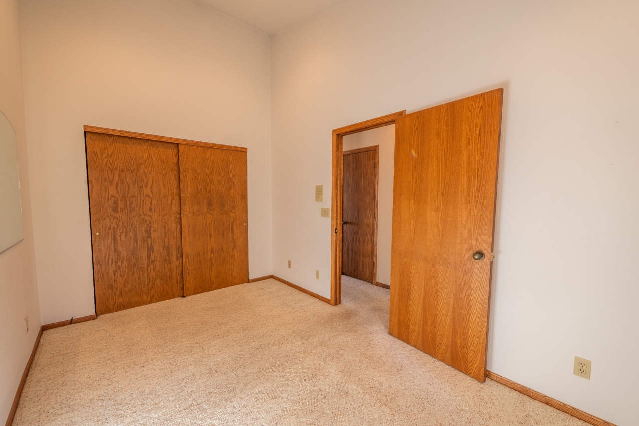 Wisconsin Lake Home for sale (MLS#: 1914770) at 6092 N Lake Dr, in West Bend, Wisconsin. (37 of 59)