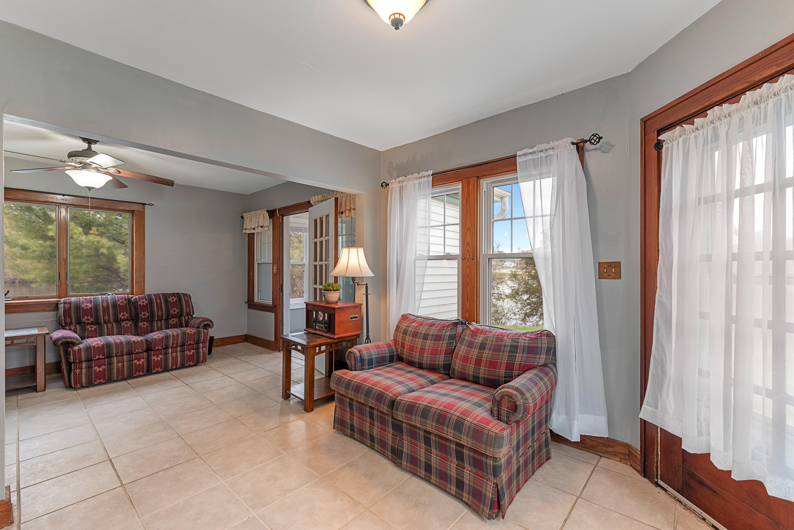 Wisconsin Lake Home for sale (MLS#: 1914945) at 507 E Main St, in Palmyra, Wisconsin. (10 of 31)