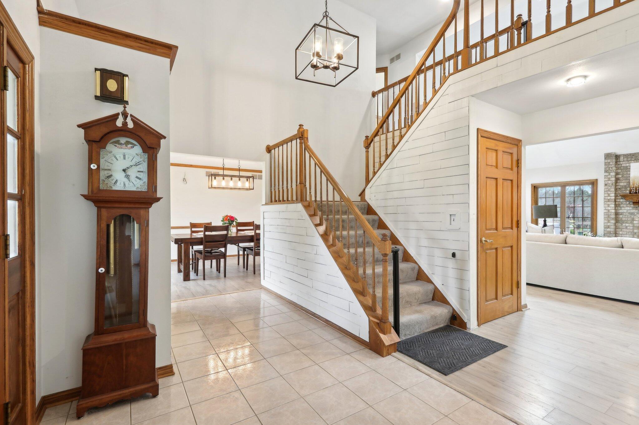 Wisconsin Lake Home for sale (MLS#: 1914961) at N62W38169  Westwinds Ct, in Oconomowoc, Wisconsin. (11 of 63)