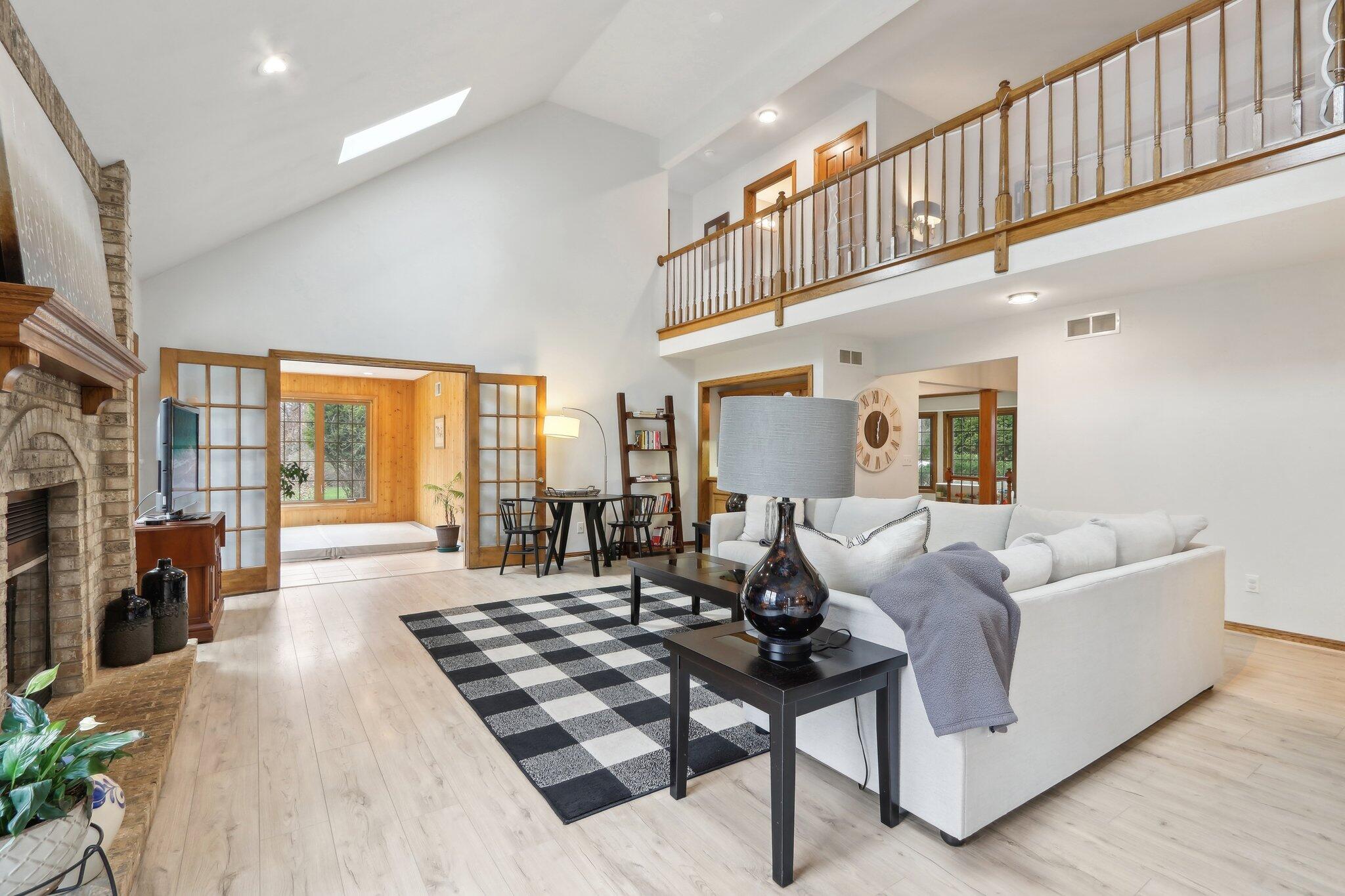 Wisconsin Lake Home for sale (MLS#: 1914961) at N62W38169  Westwinds Ct, in Oconomowoc, Wisconsin. (14 of 63)