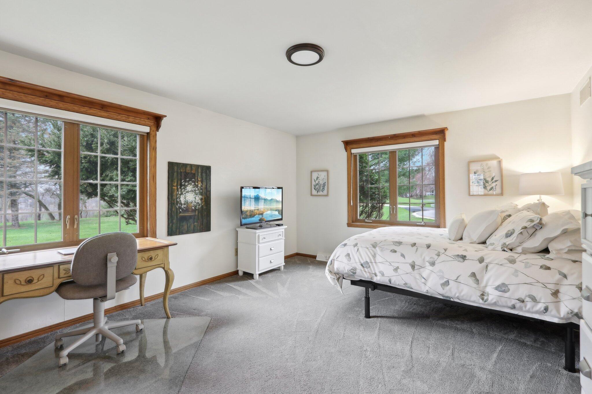 Wisconsin Lake Home for sale (MLS#: 1914961) at N62W38169  Westwinds Ct, in Oconomowoc, Wisconsin. (25 of 63)