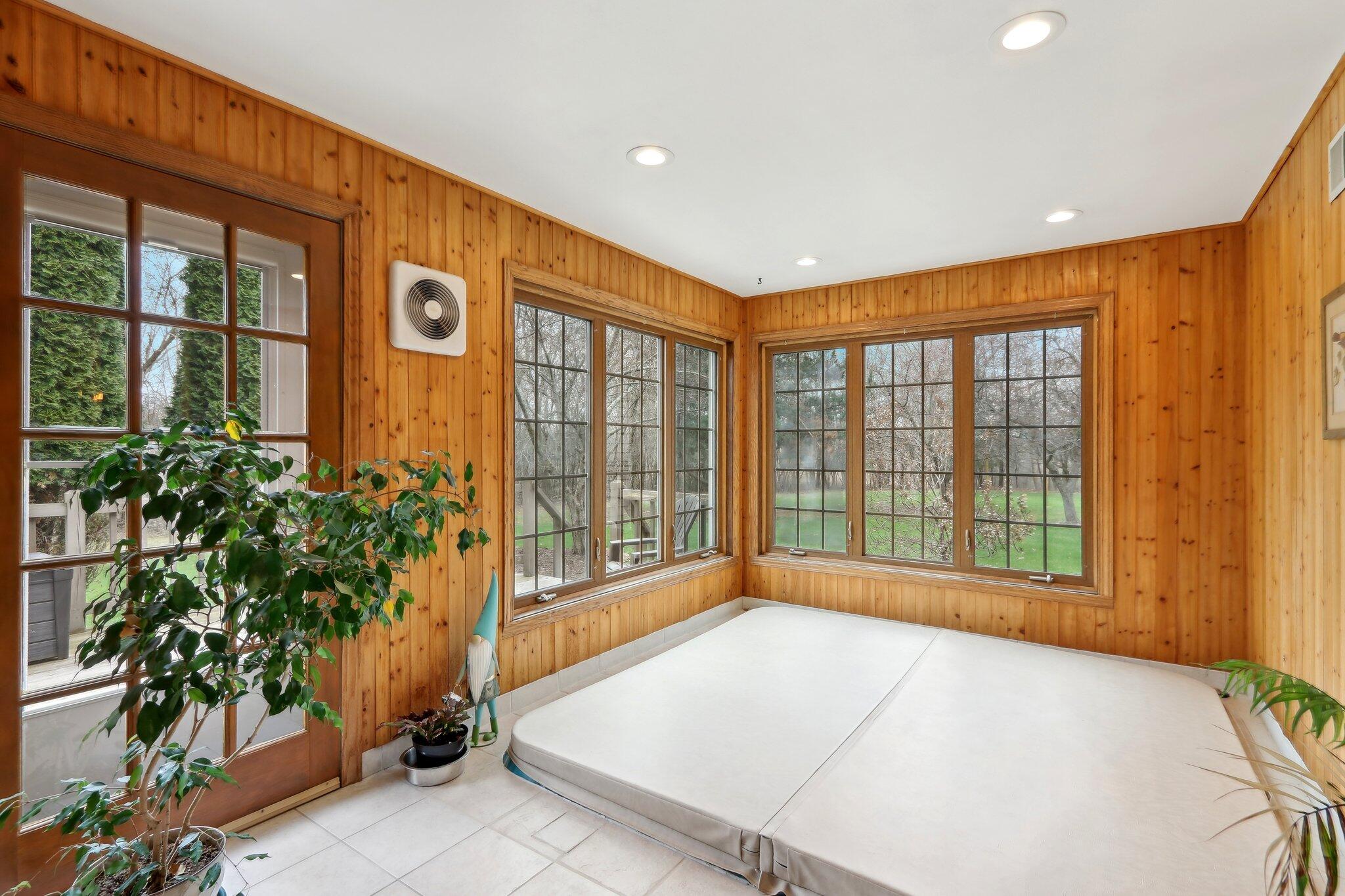 Wisconsin Lake Home for sale (MLS#: 1914961) at N62W38169  Westwinds Ct, in Oconomowoc, Wisconsin. (28 of 63)