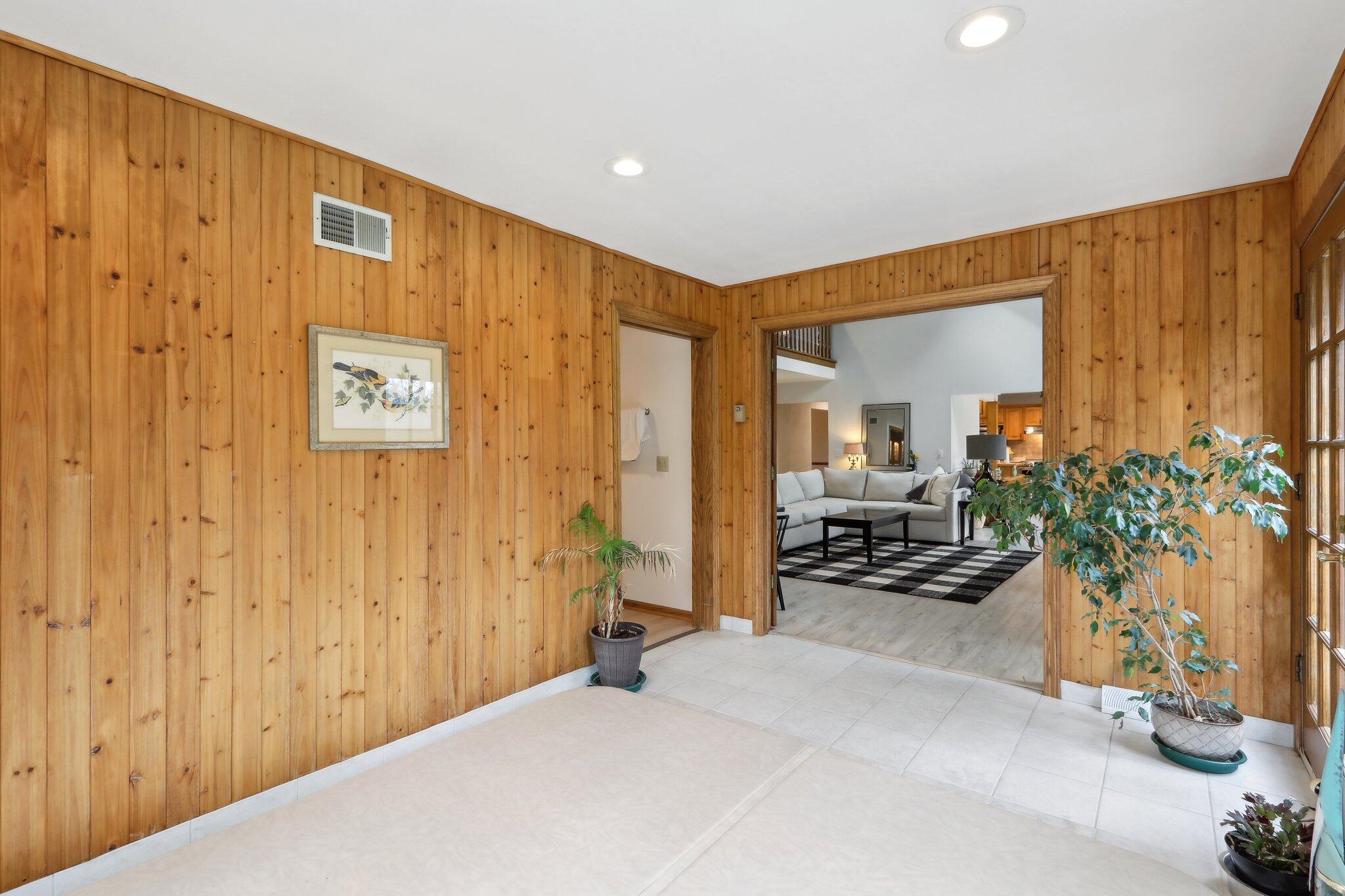 Wisconsin Lake Home for sale (MLS#: 1914961) at N62W38169  Westwinds Ct, in Oconomowoc, Wisconsin. (29 of 63)