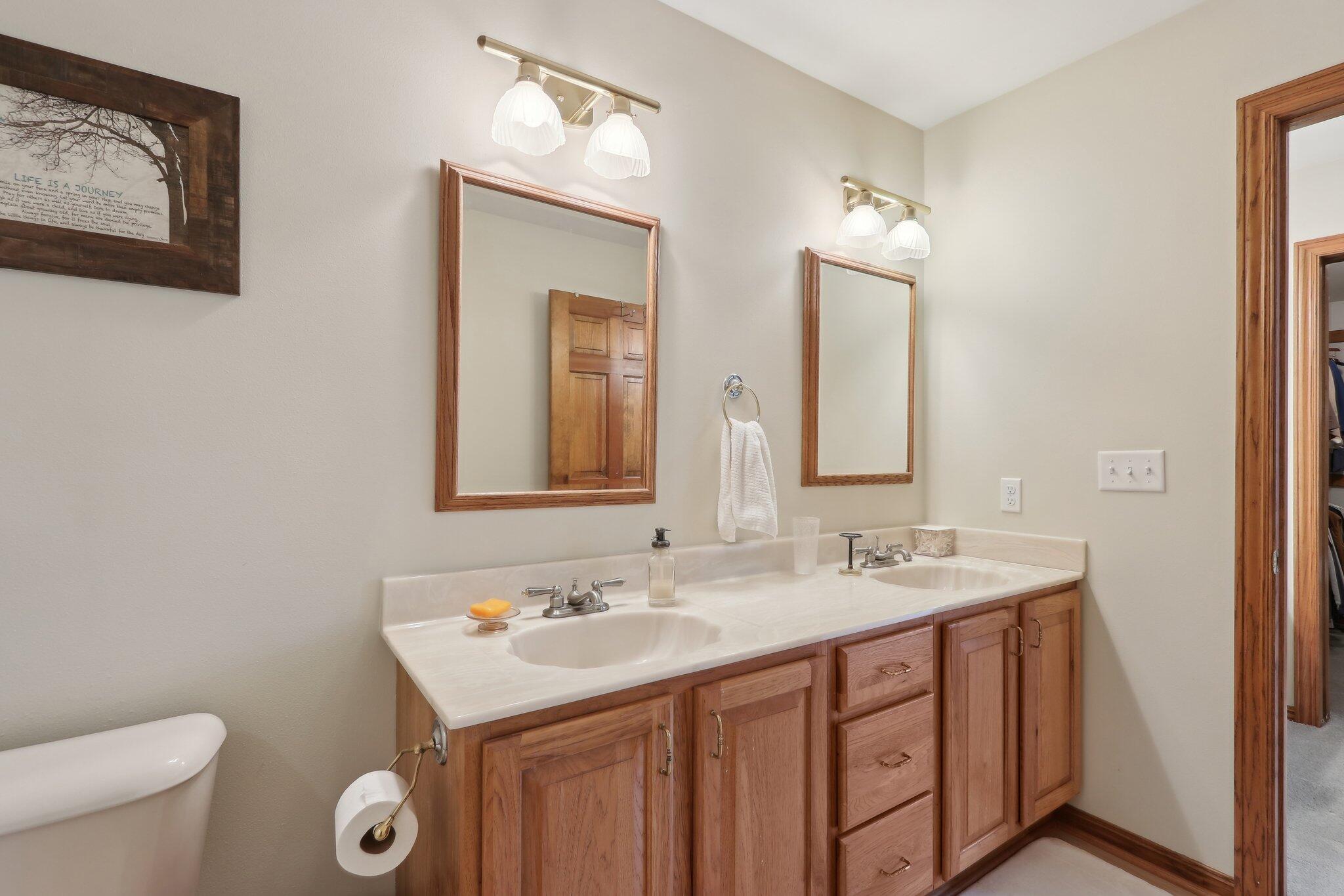Wisconsin Lake Home for sale (MLS#: 1914961) at N62W38169  Westwinds Ct, in Oconomowoc, Wisconsin. (46 of 63)